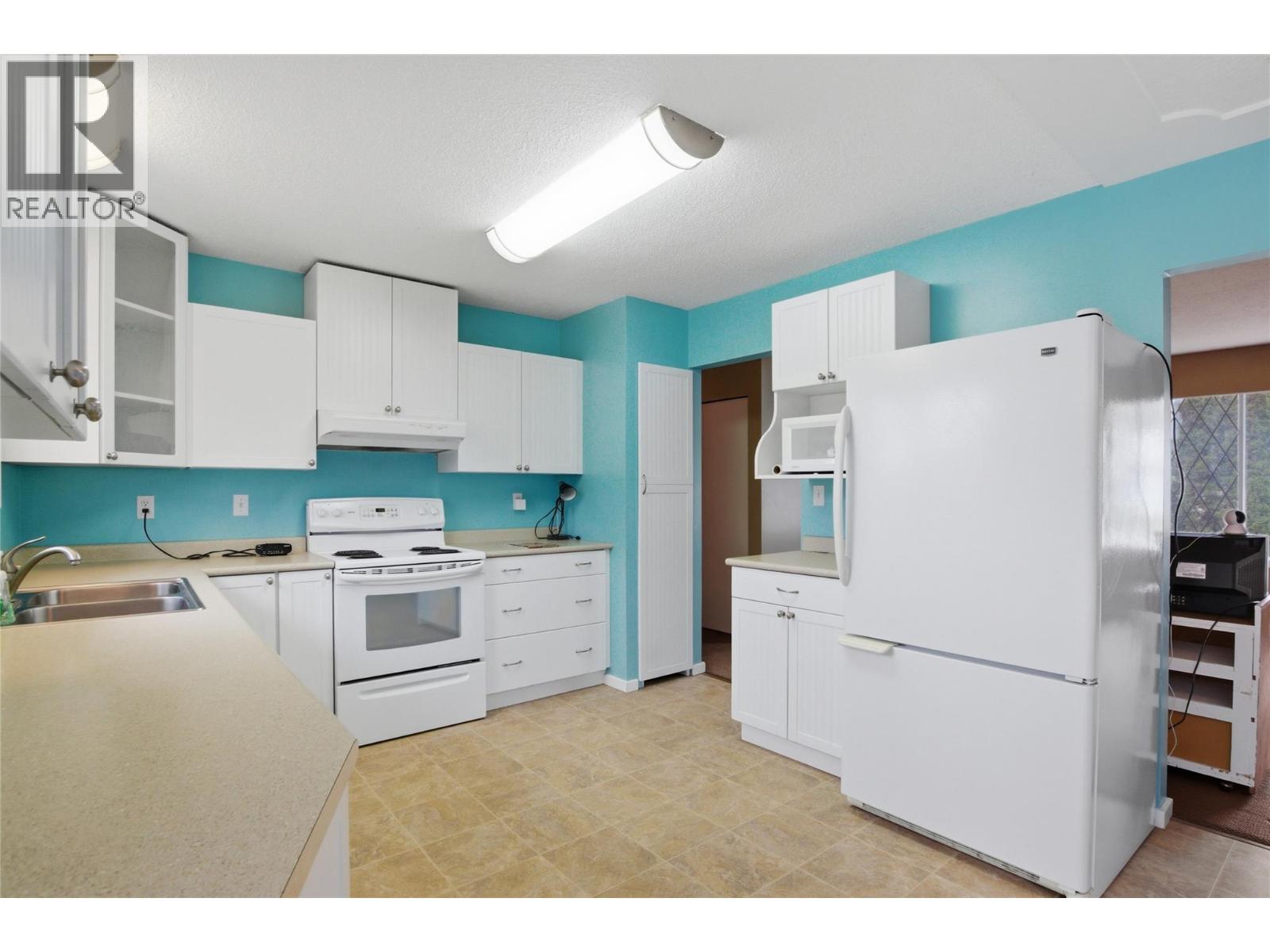 1542 Mt Dufferin Crescent - 7