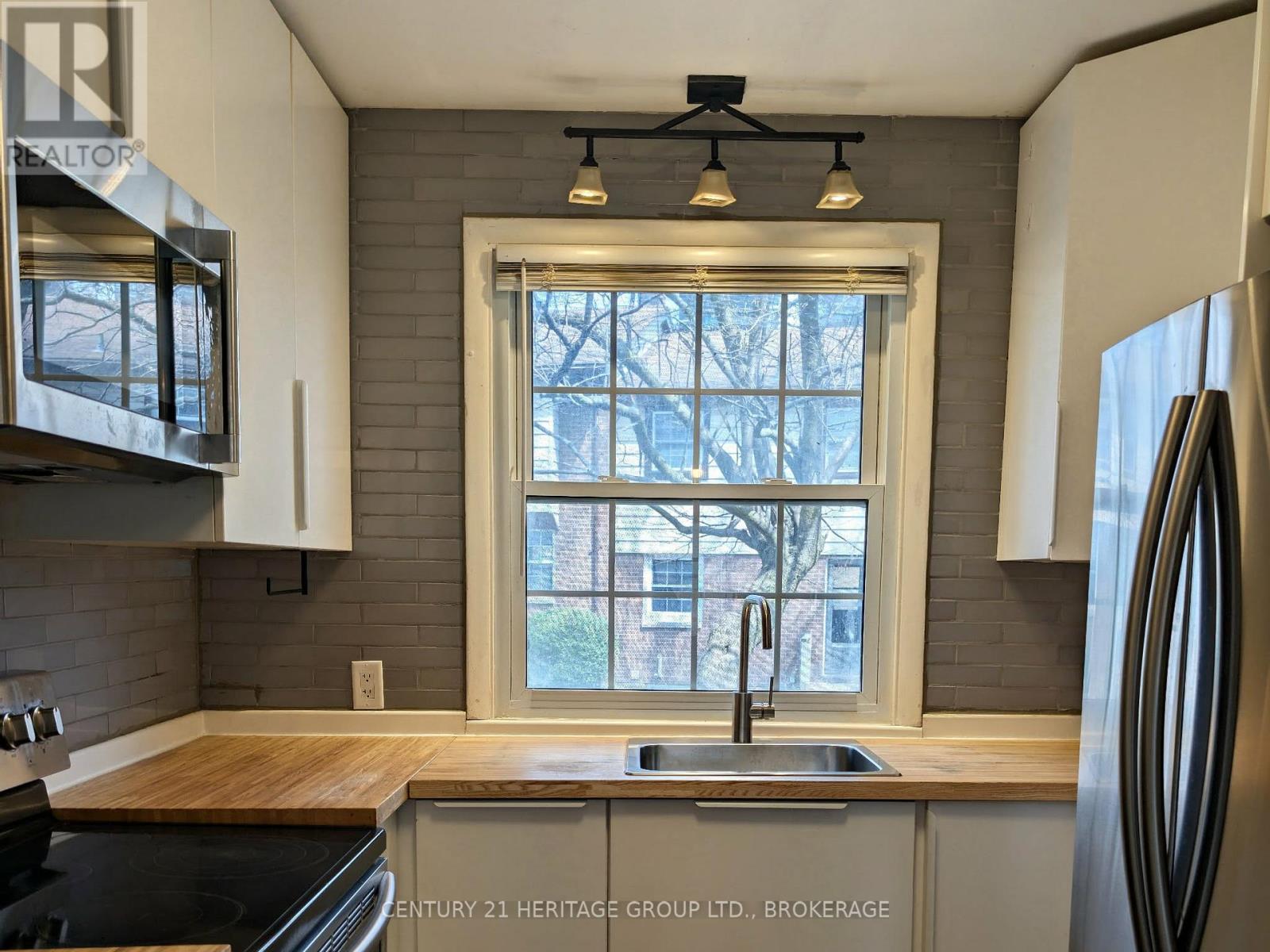 #5 136 NOTCH HILL ROAD - 11