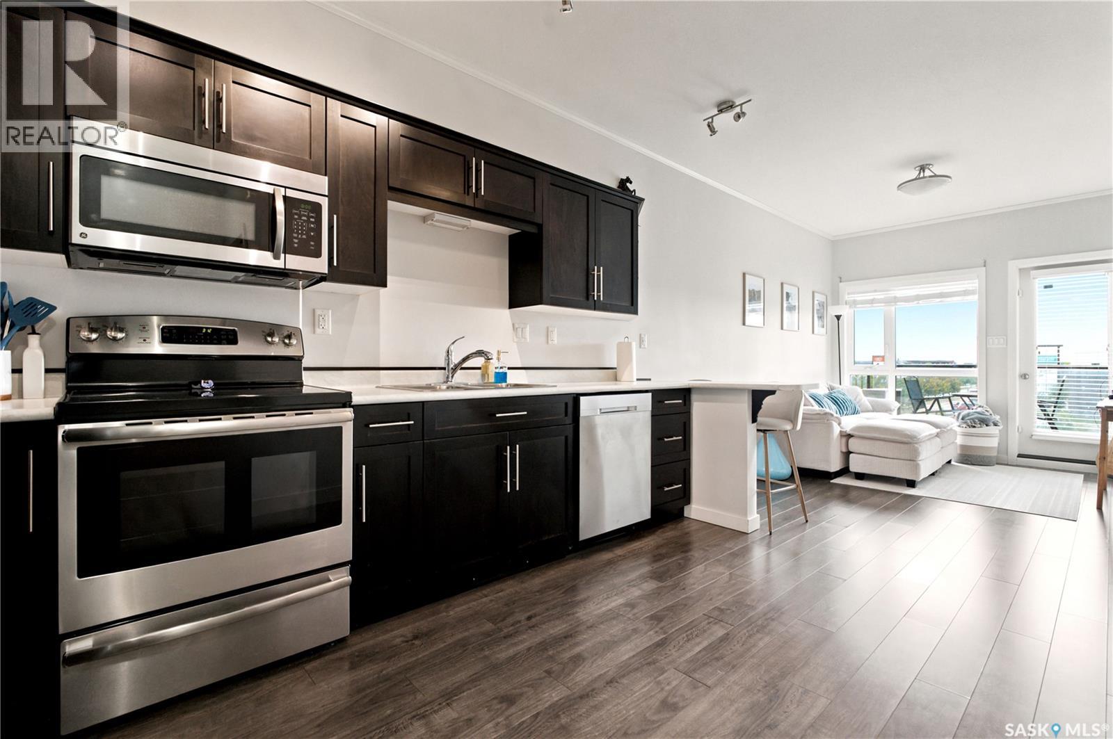 #214 545 Hassard CLOSE - 11
