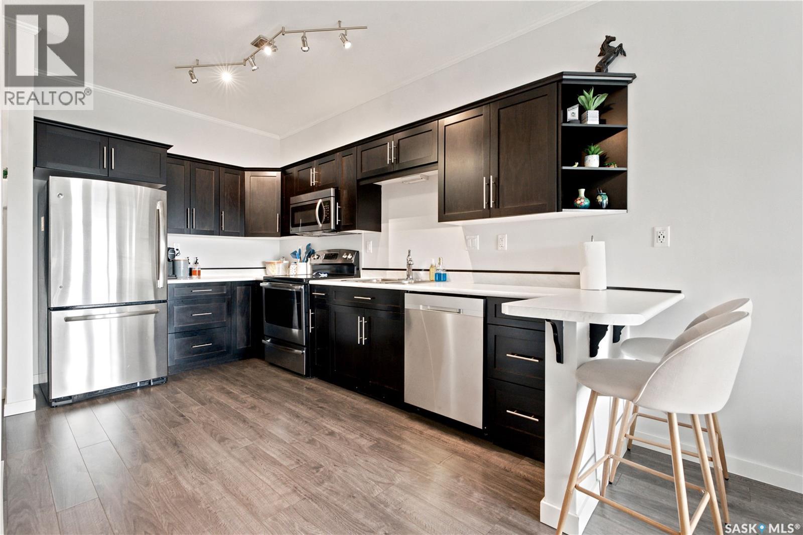#214 545 Hassard CLOSE - 12