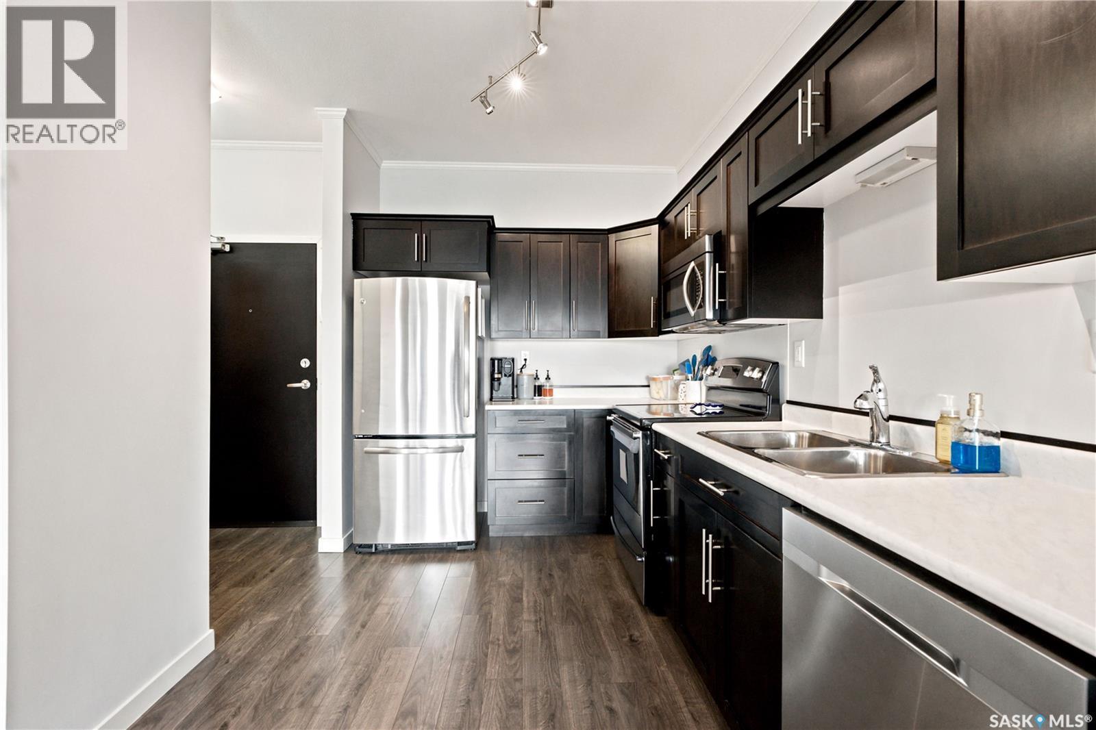#214 545 Hassard CLOSE - 13