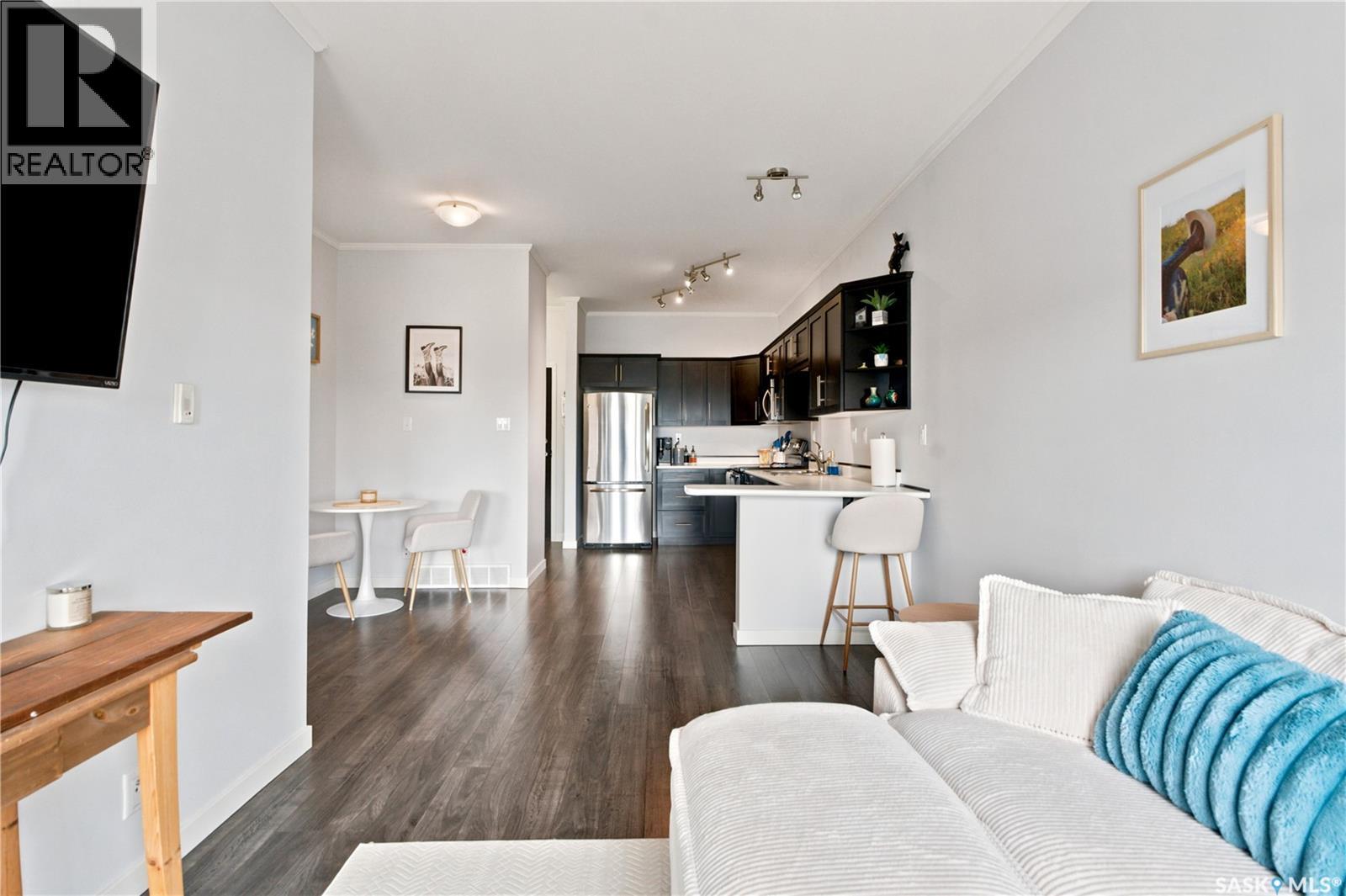 #214 545 Hassard CLOSE - 23