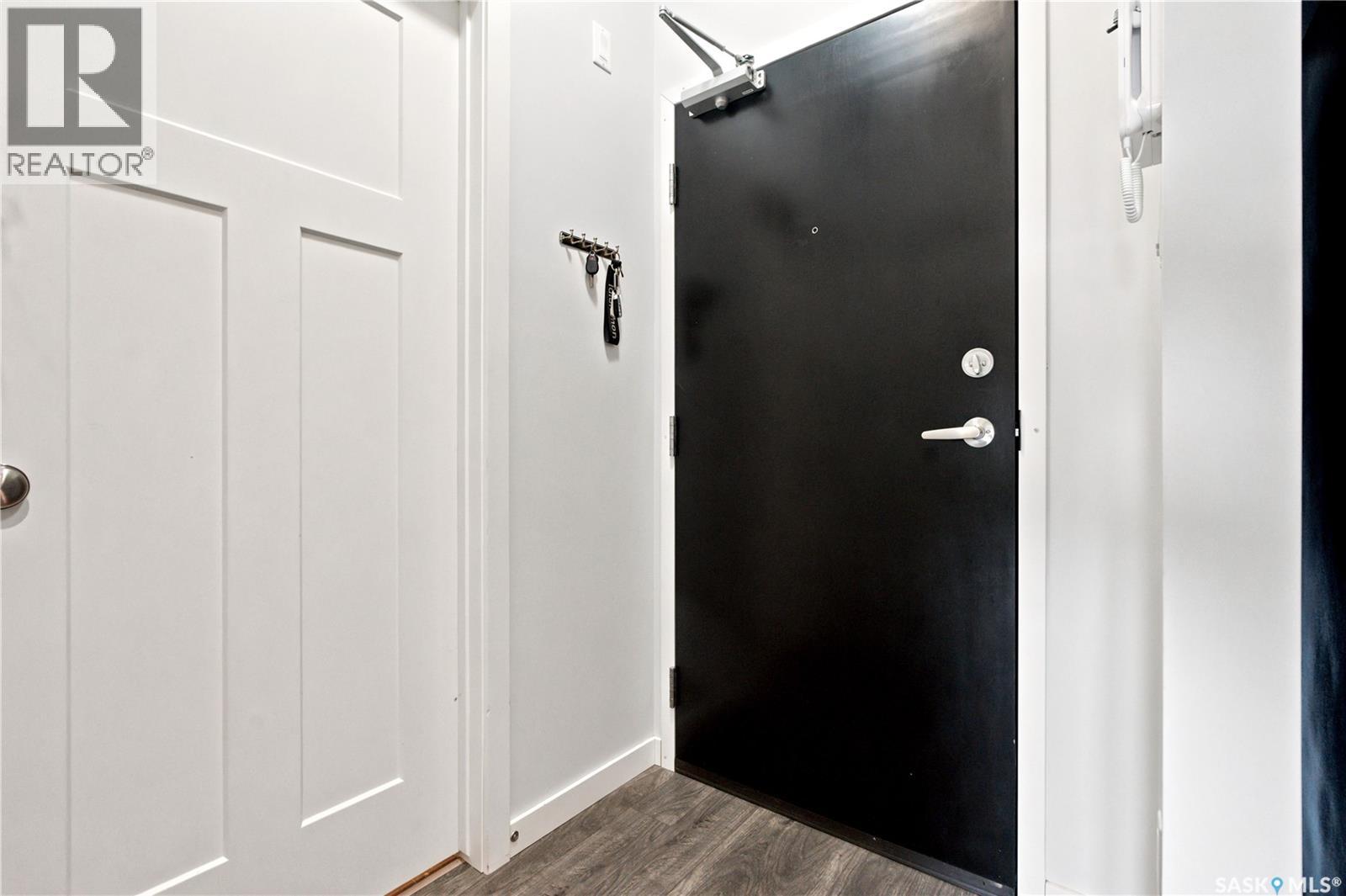 #214 545 Hassard CLOSE - 3