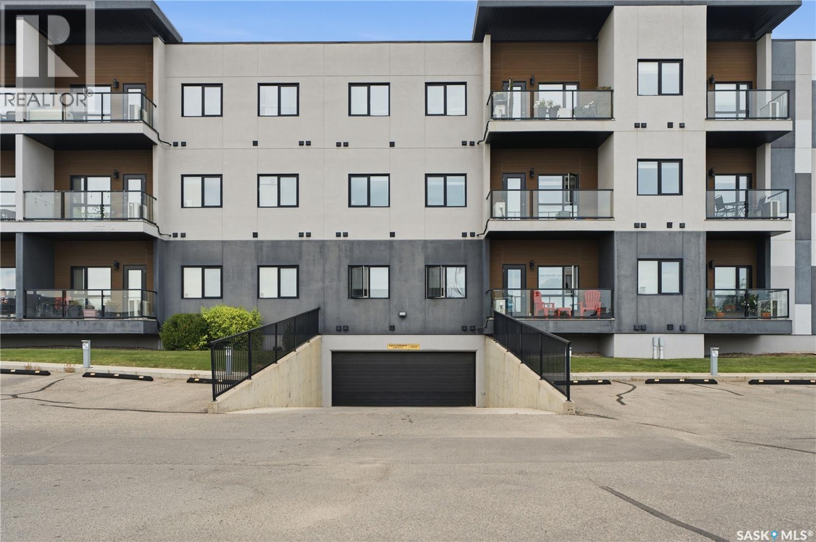 #214 545 Hassard CLOSE - 38