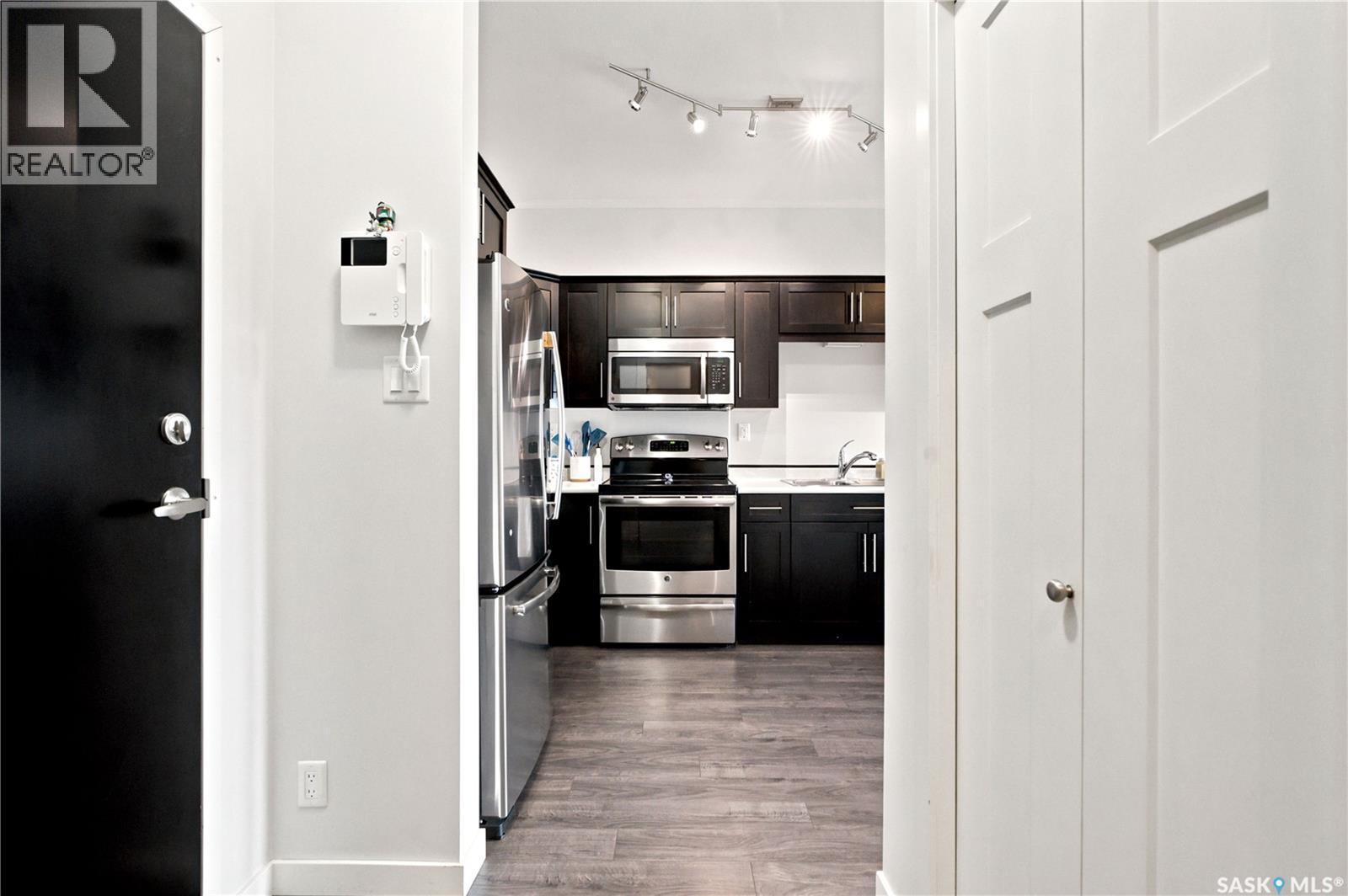 #214 545 Hassard CLOSE - 4