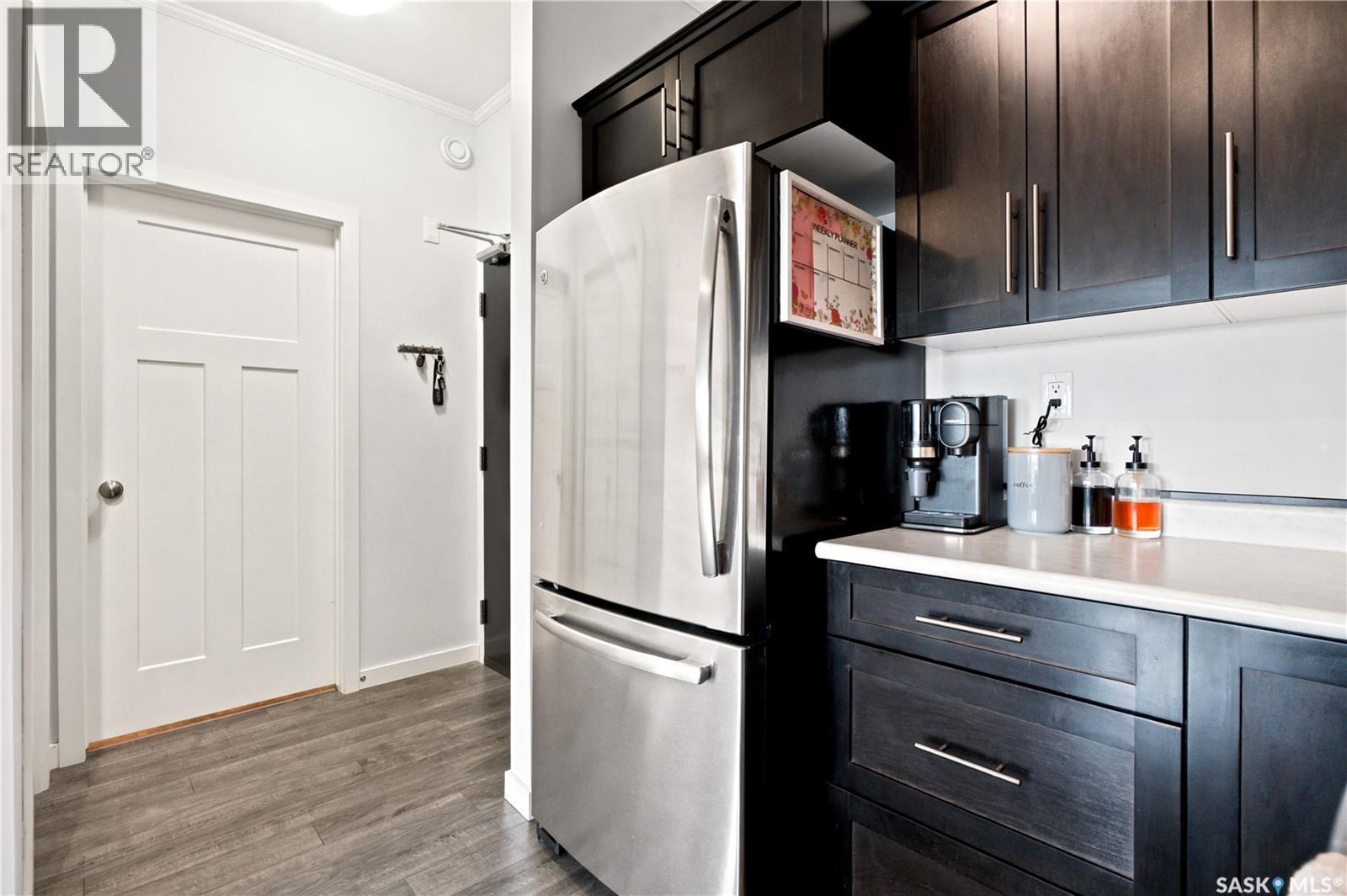 #214 545 Hassard CLOSE - 5