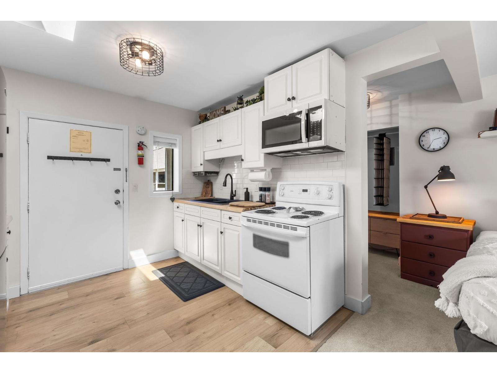 20 450 ESPLANADE AVENUE, Harrison Hot Springs, Harrison Hot Springs
