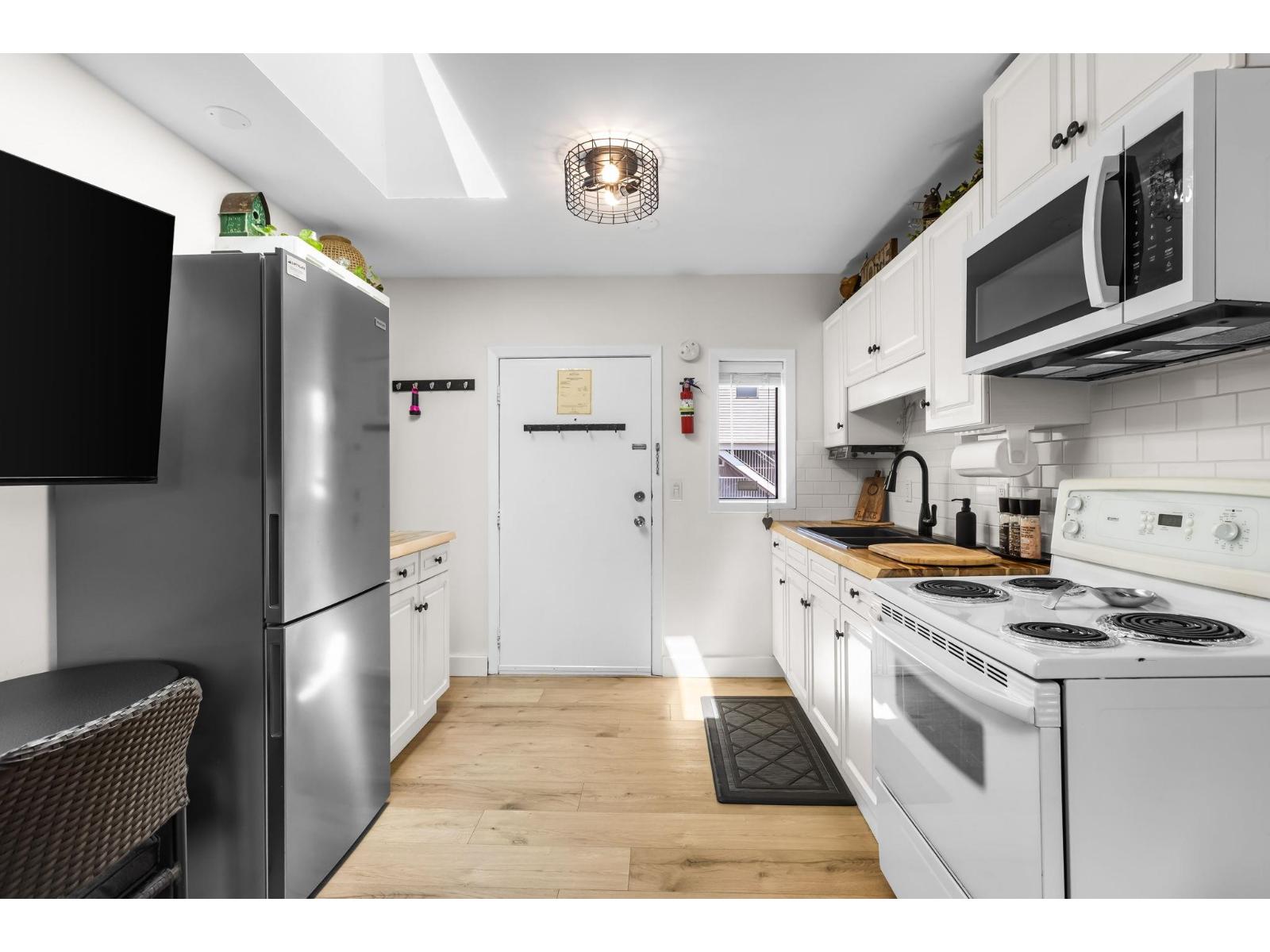 20 450 ESPLANADE AVENUE, Harrison Hot Springs, Harrison Hot Springs