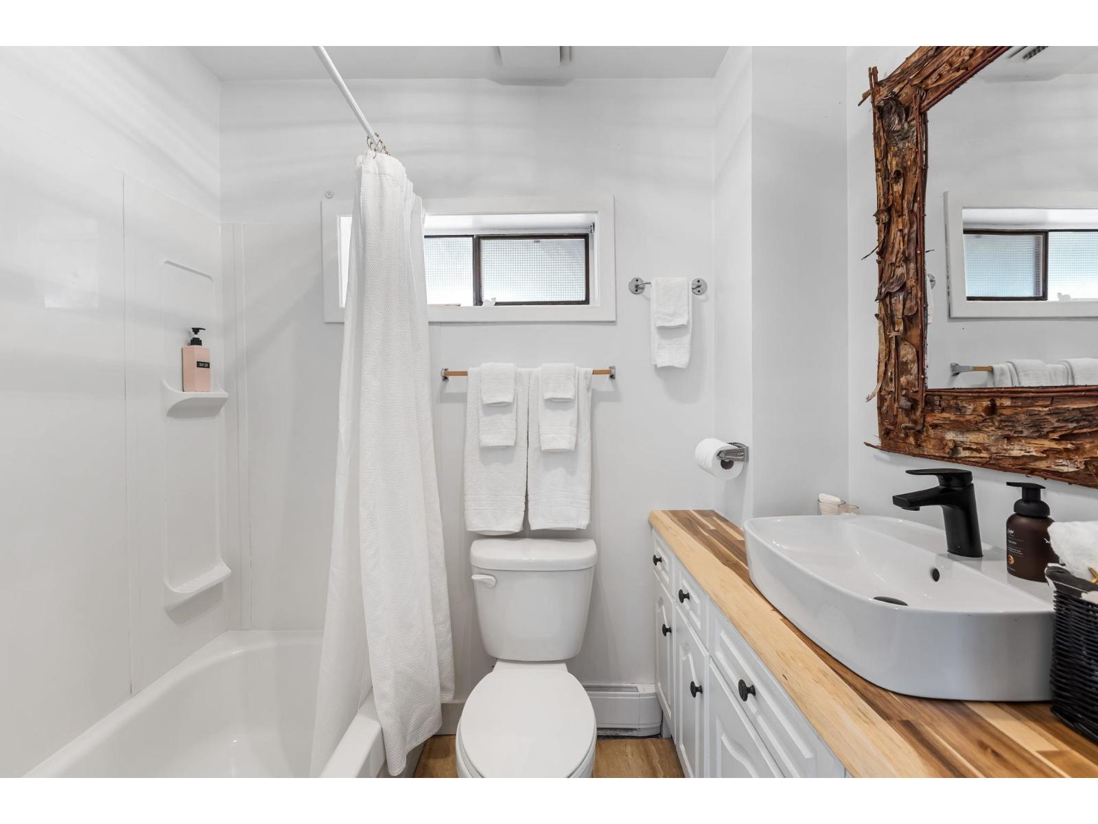 20 450 ESPLANADE AVENUE, Harrison Hot Springs, Harrison Hot Springs