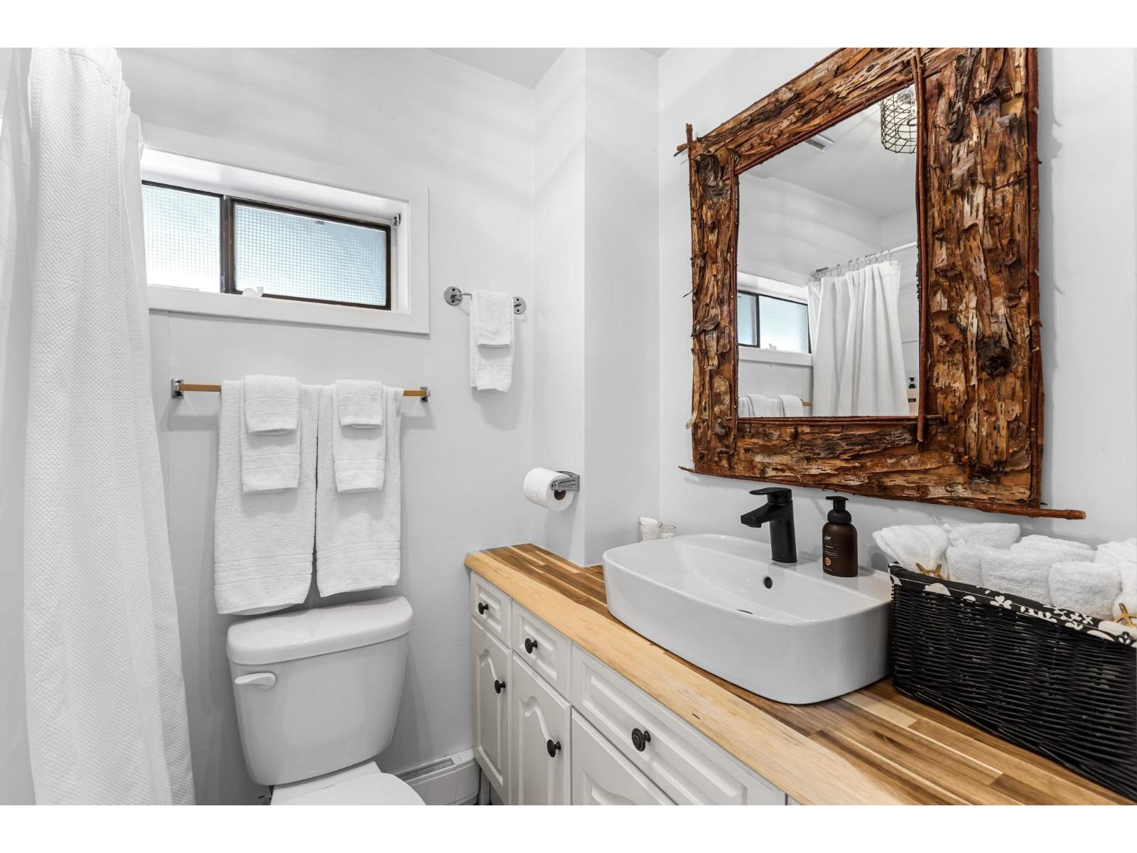 20 450 ESPLANADE AVENUE, Harrison Hot Springs, Harrison Hot Springs