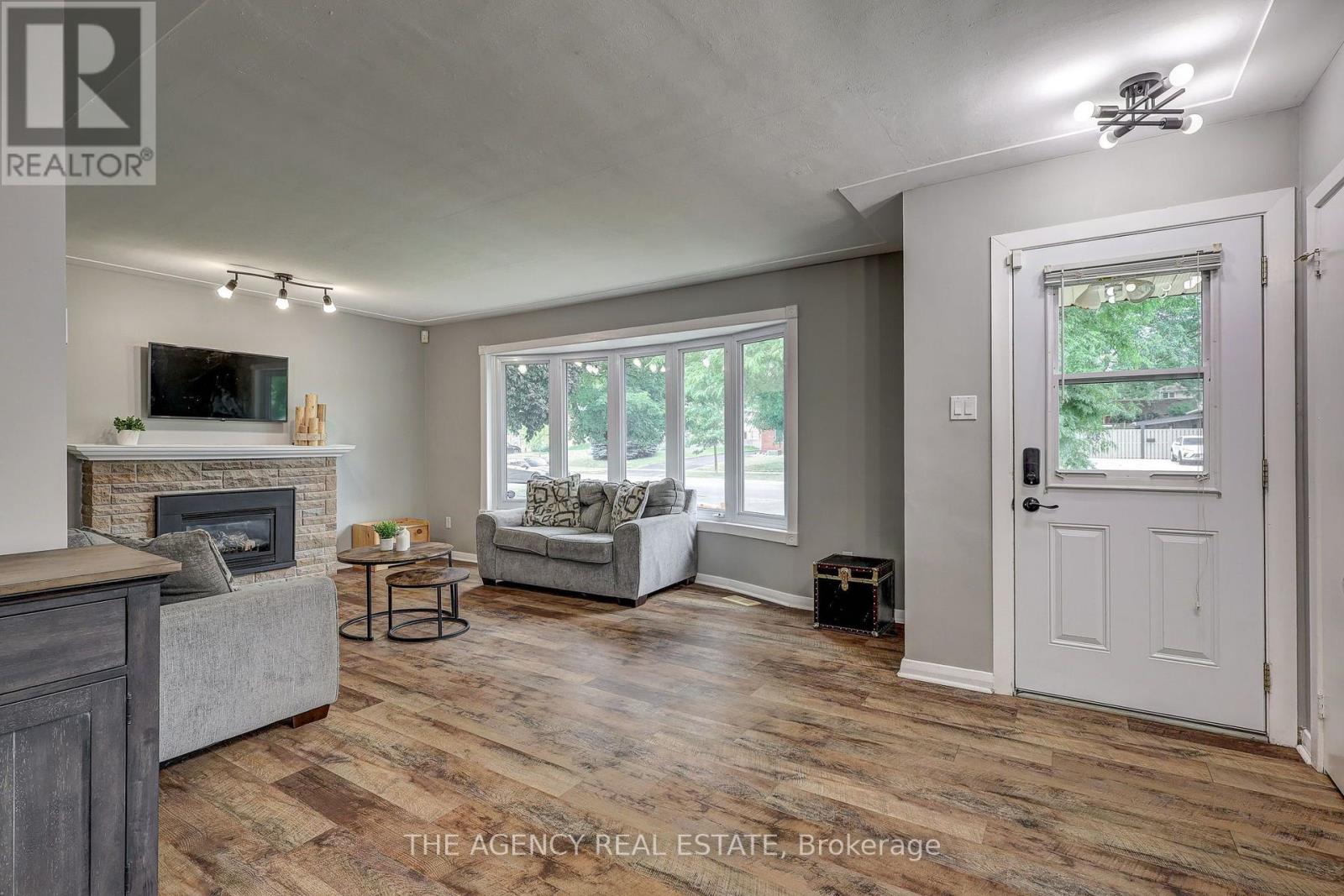 254 KING EDWARD AVENUE - 10