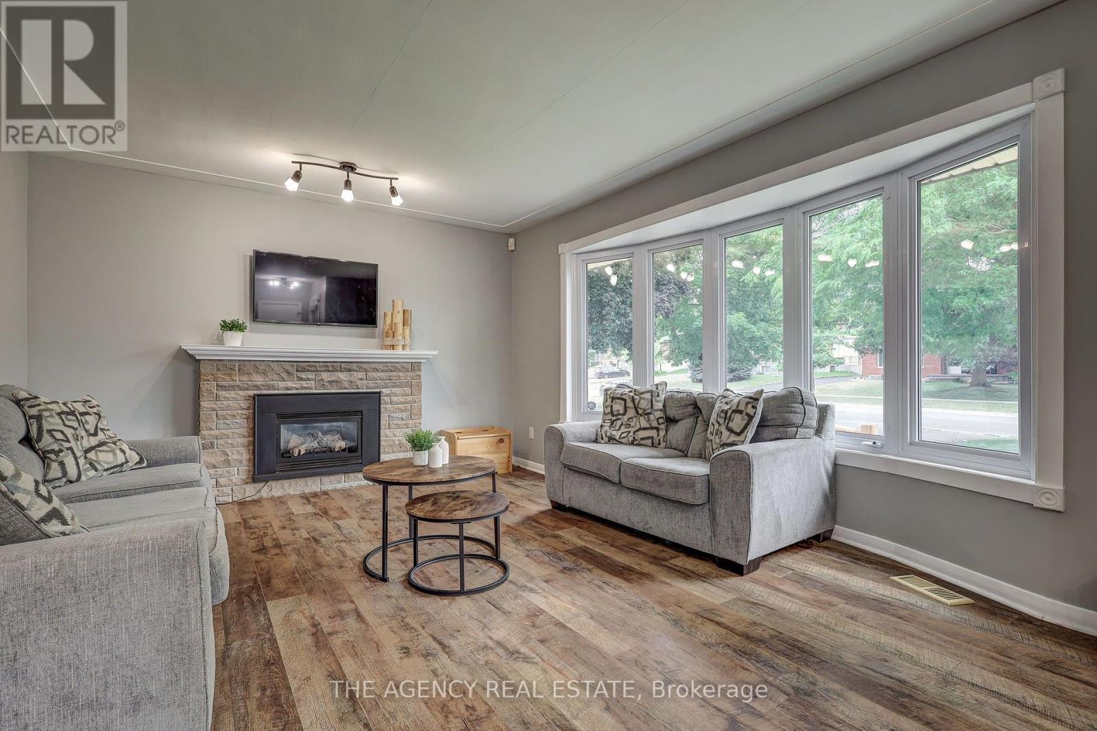 254 KING EDWARD AVENUE - 11