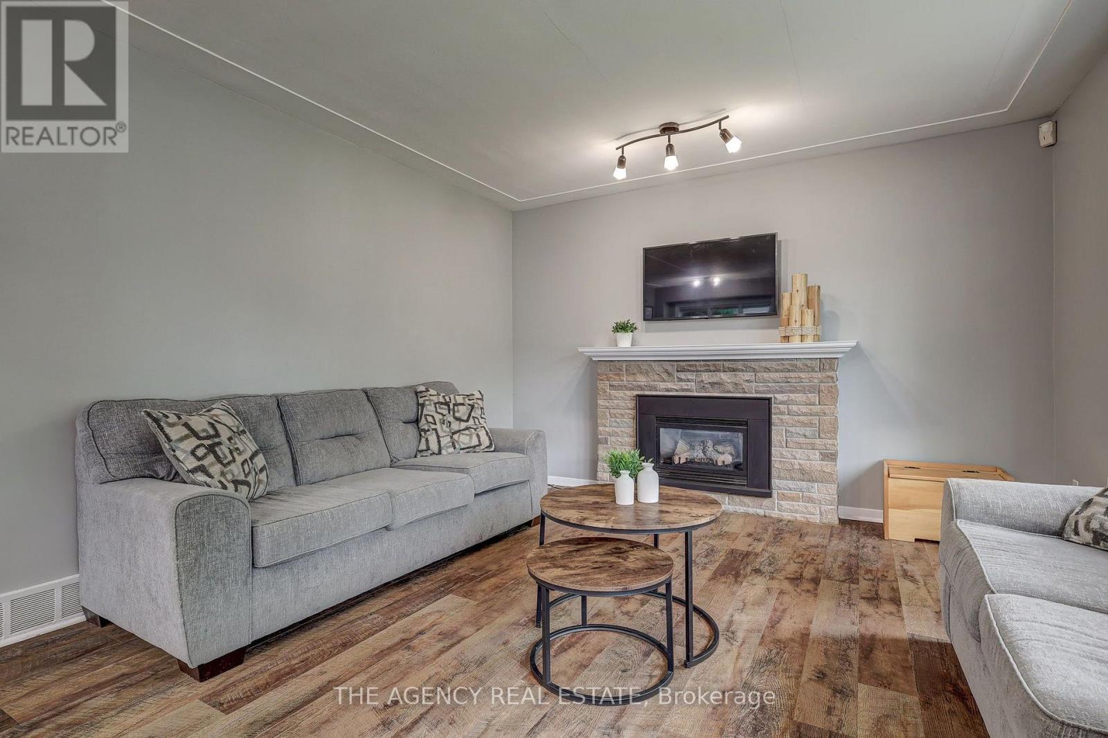 254 KING EDWARD AVENUE - 12