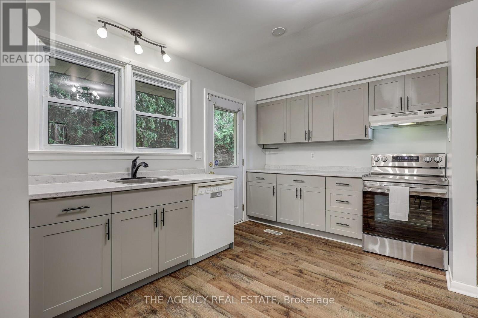 254 KING EDWARD AVENUE - 15