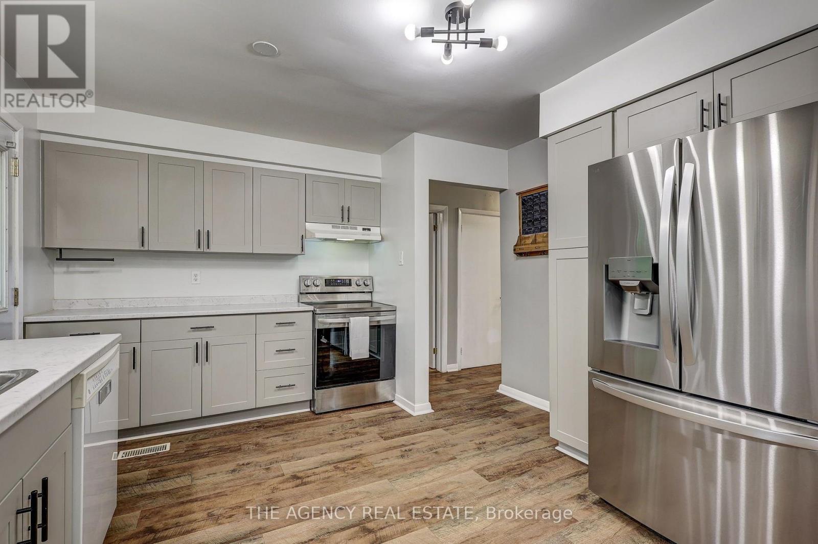 254 KING EDWARD AVENUE - 17