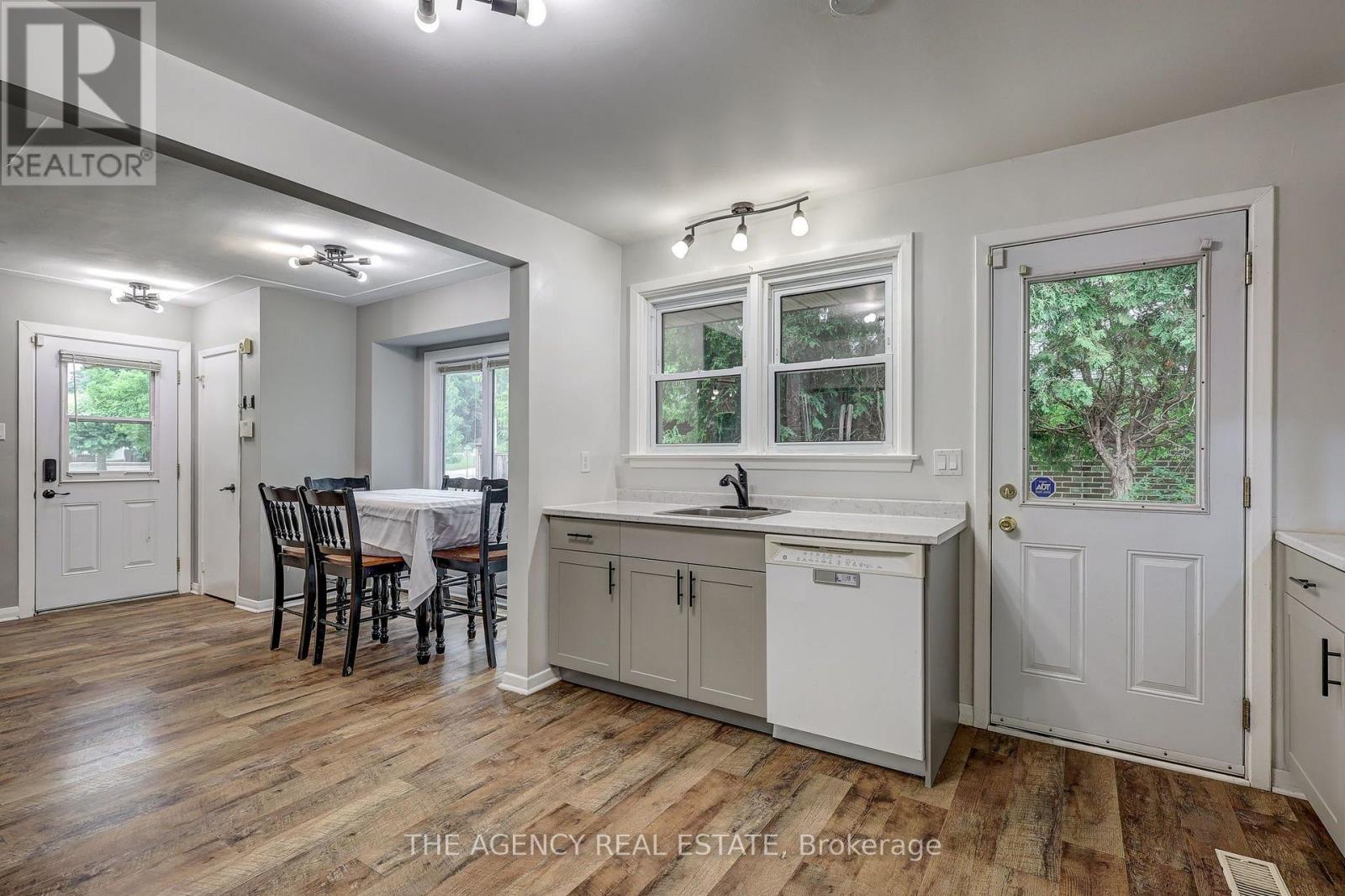 254 KING EDWARD AVENUE - 20