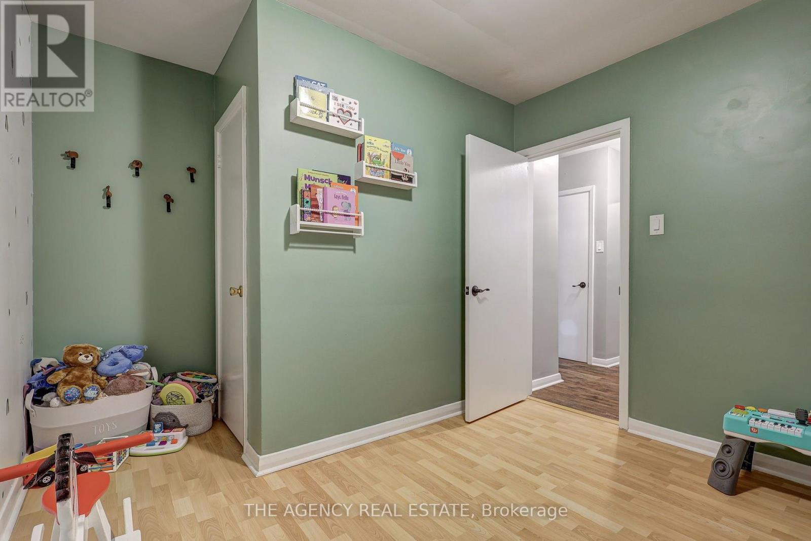 254 KING EDWARD AVENUE - 24