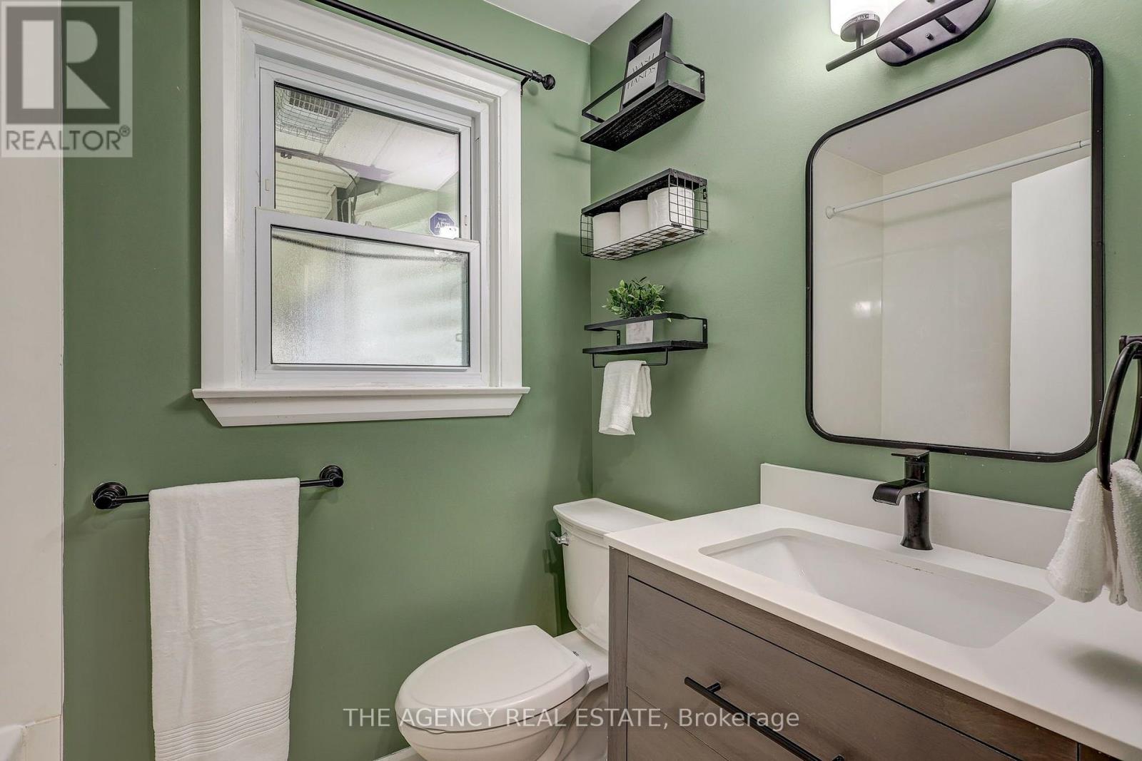 254 KING EDWARD AVENUE - 27