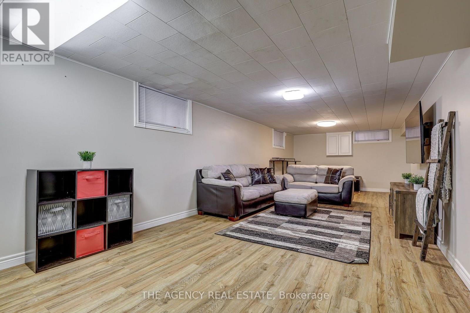 254 KING EDWARD AVENUE - 31
