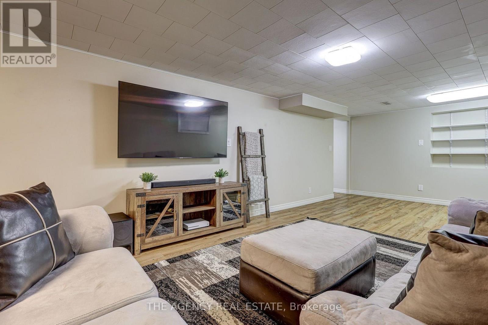 254 KING EDWARD AVENUE - 34