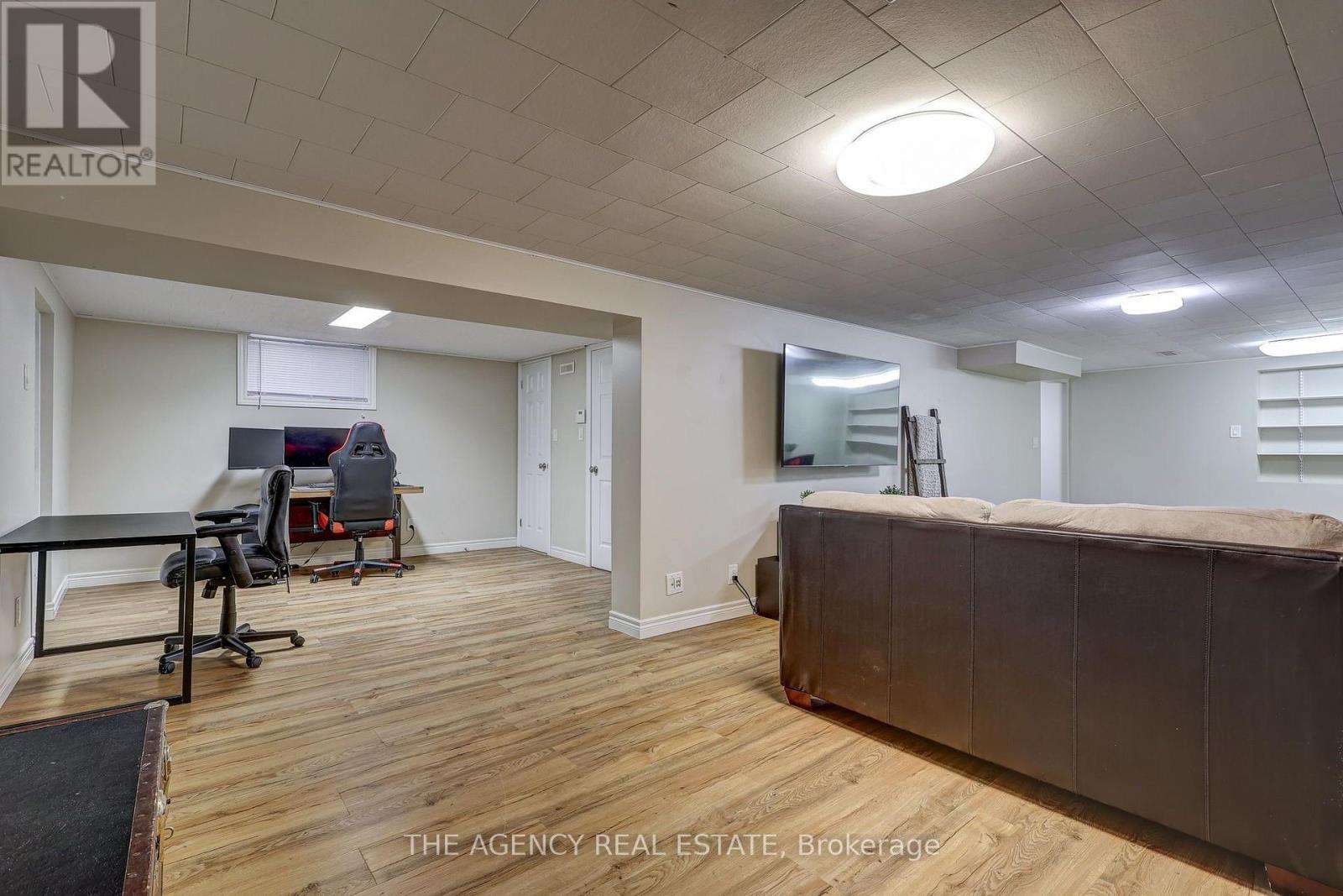 254 KING EDWARD AVENUE - 35