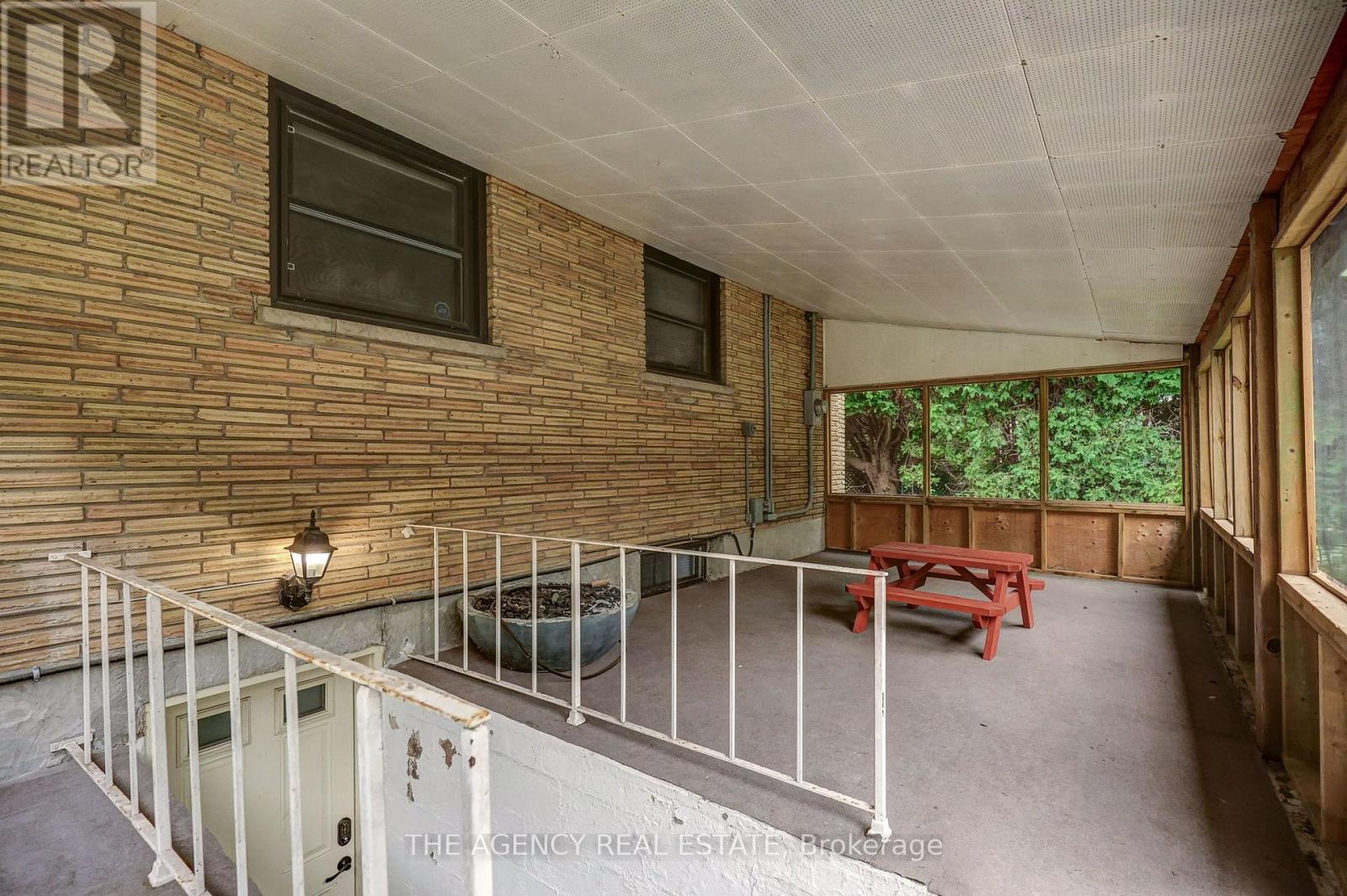 254 KING EDWARD AVENUE - 41