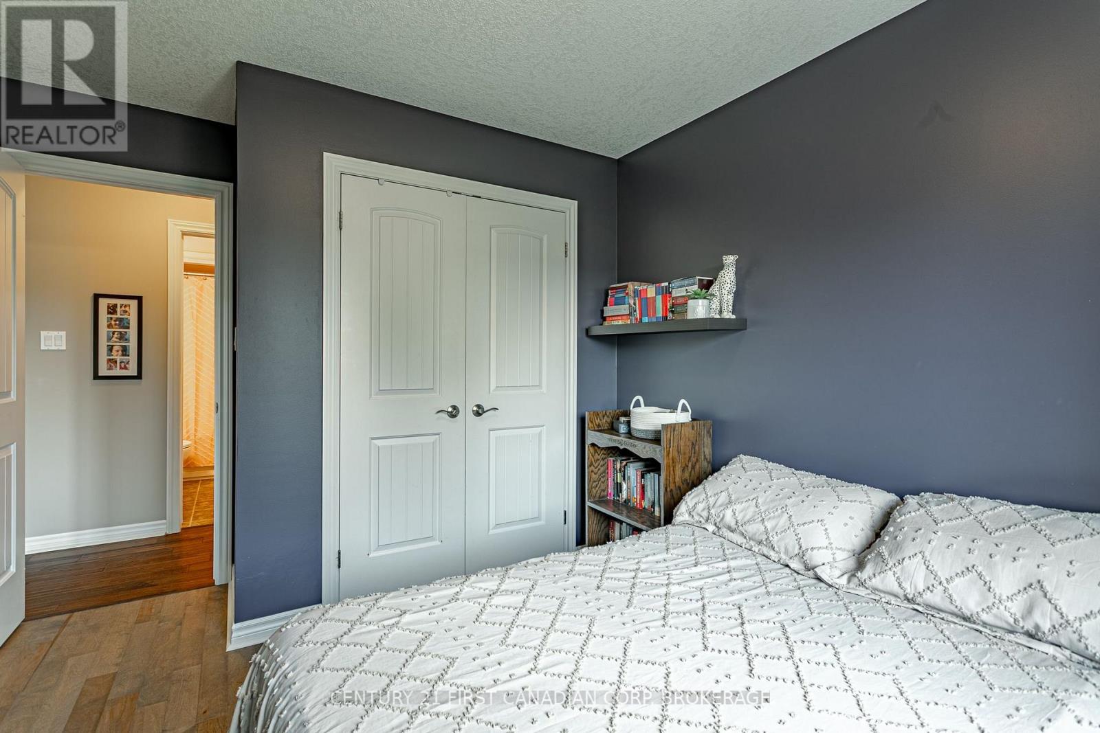 270 BOYD BOULEVARD - 16