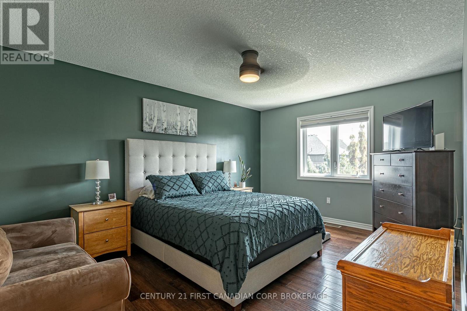 270 BOYD BOULEVARD - 18