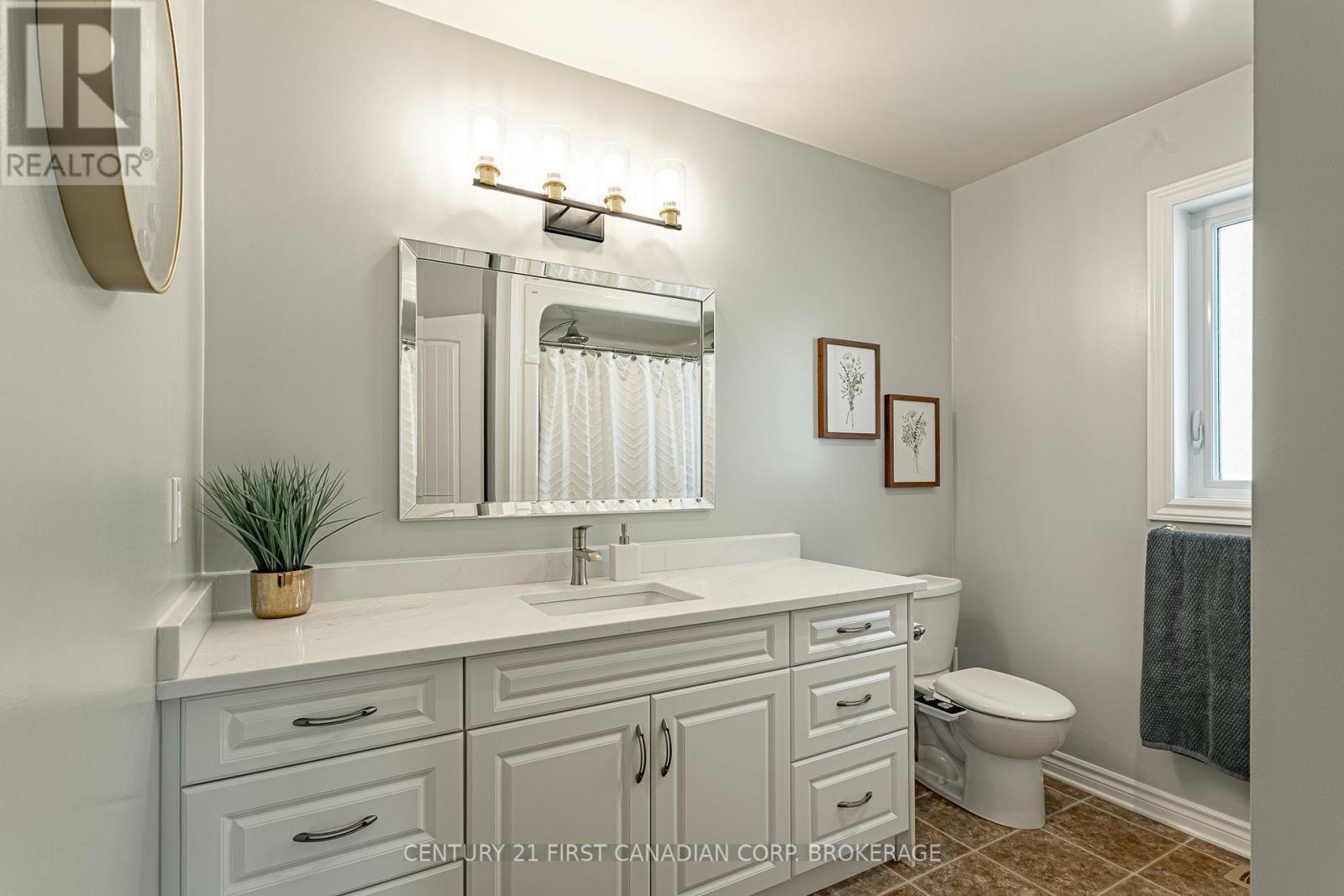 270 BOYD BOULEVARD - 20