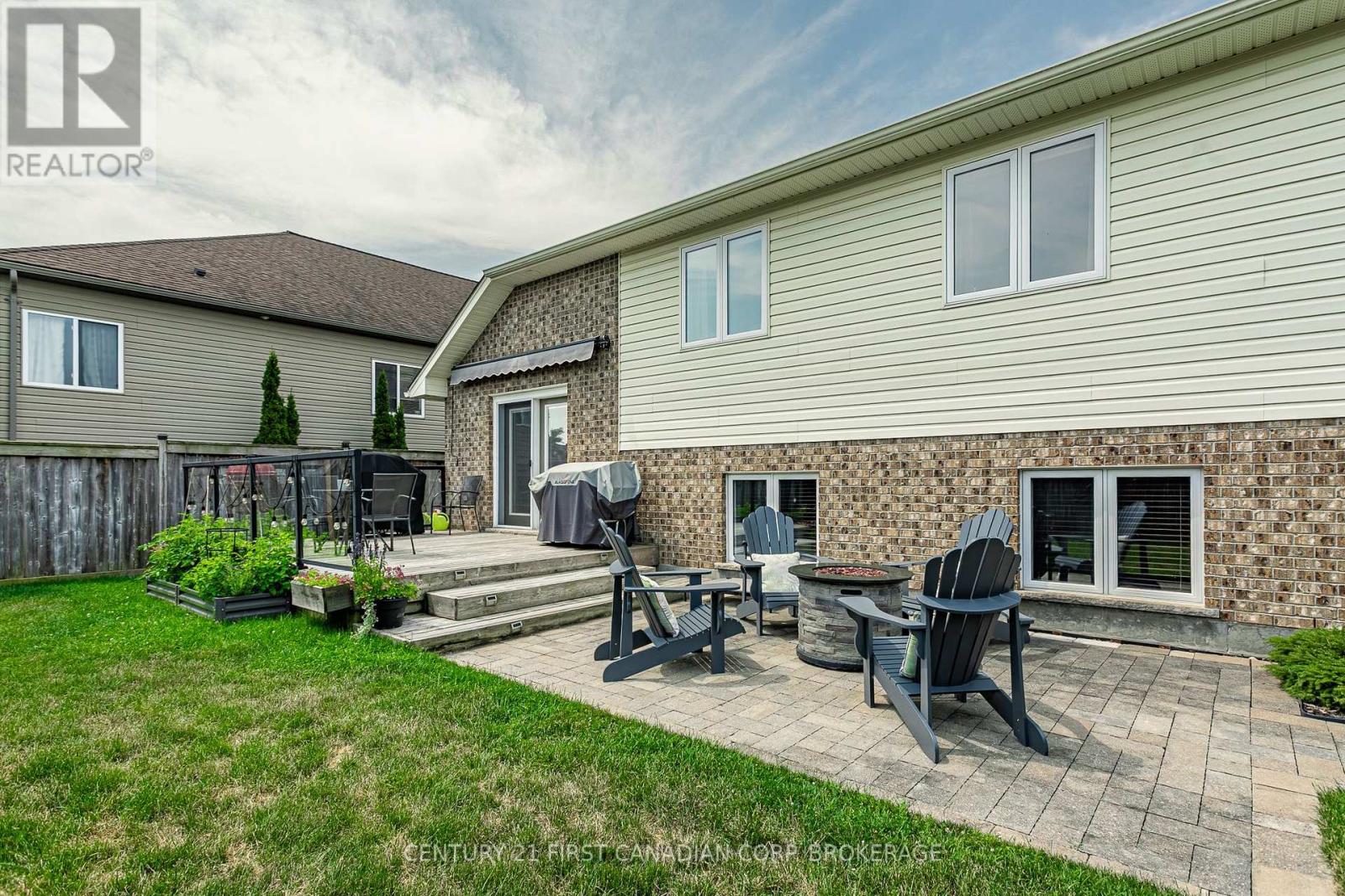 270 BOYD BOULEVARD - 30