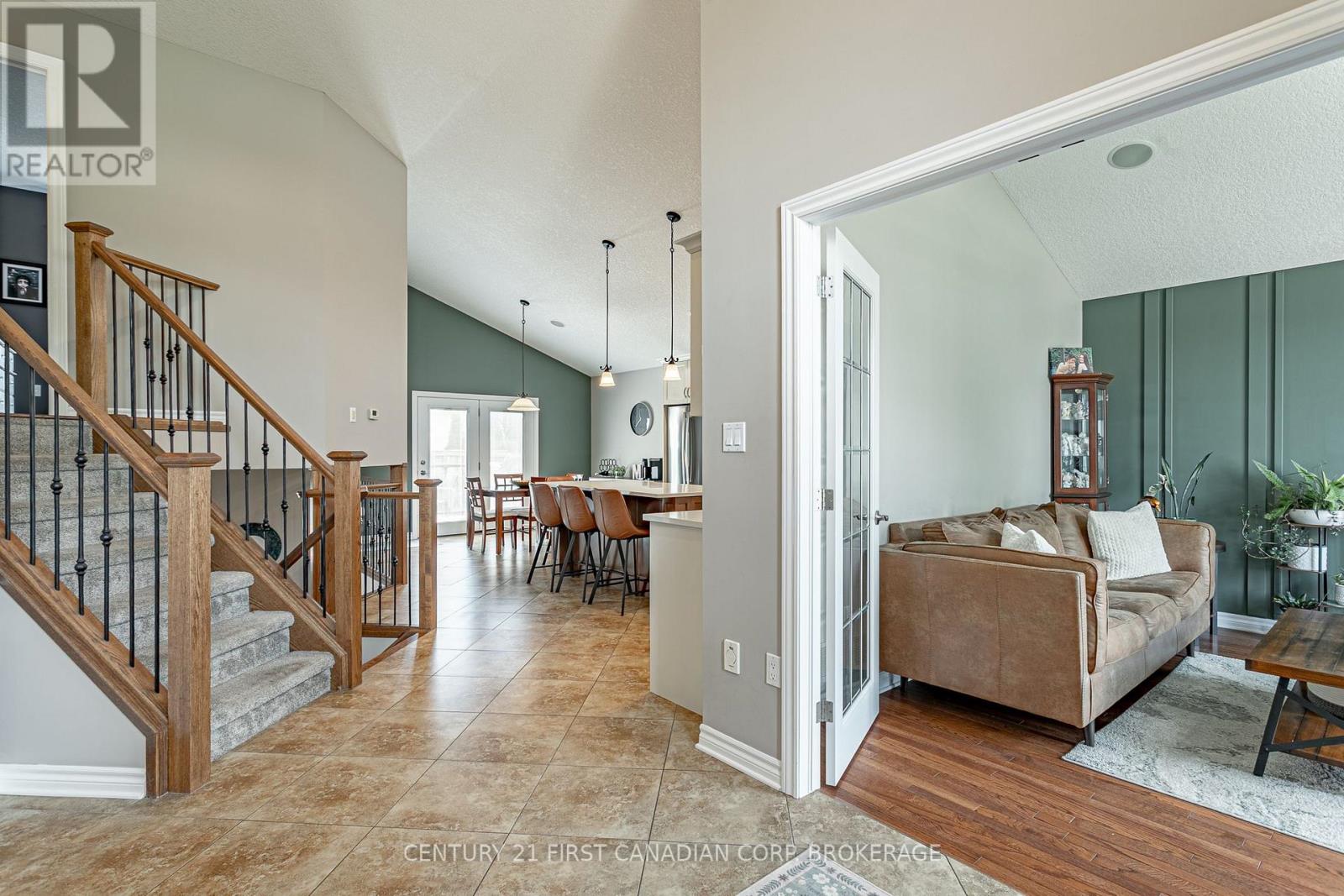 270 BOYD BOULEVARD - 5