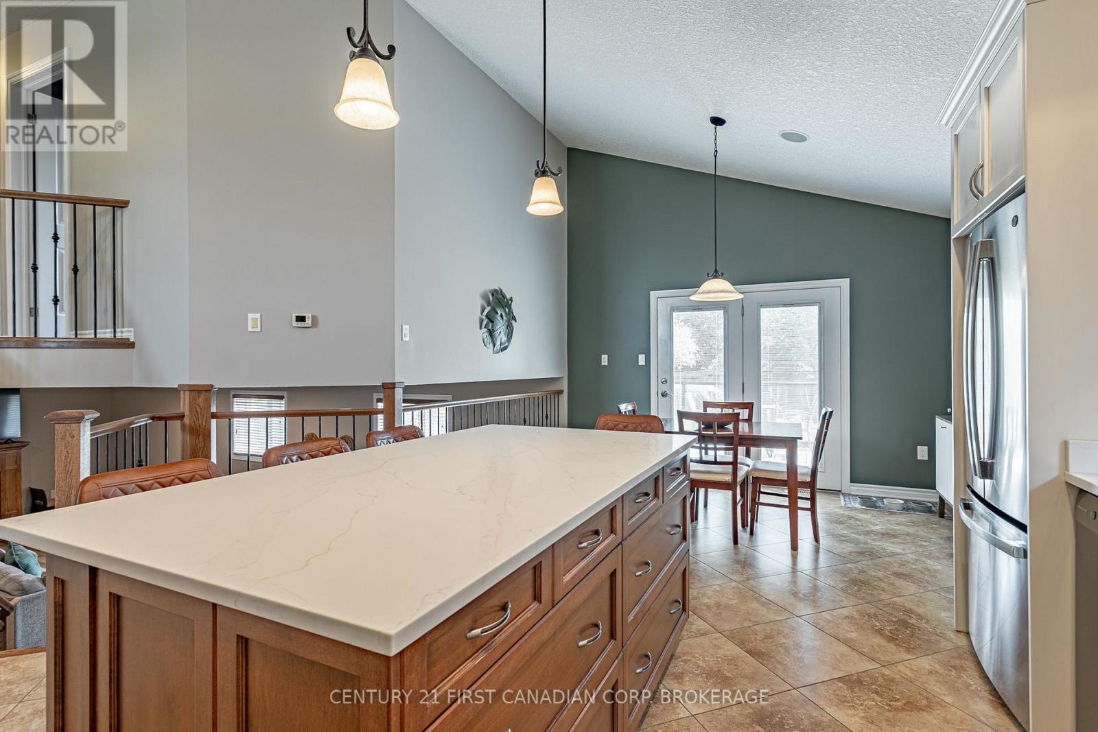 270 BOYD BOULEVARD - 9