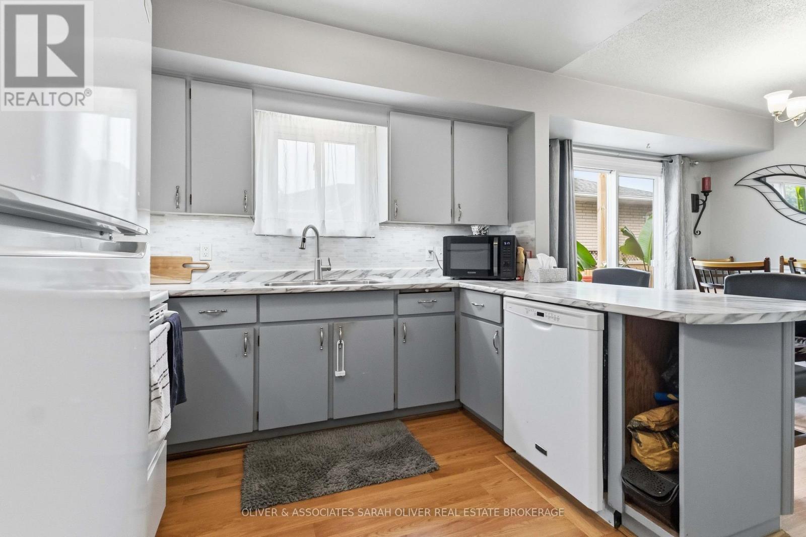111 TREELAWN AVENUE - 21