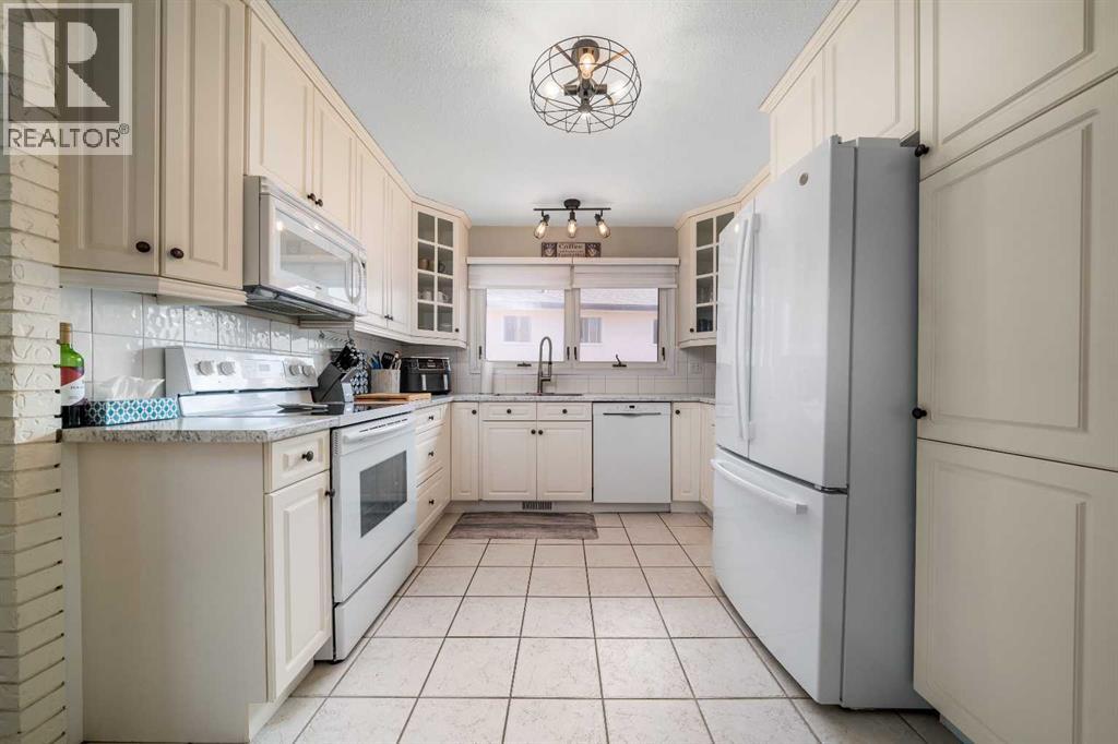 2672 12 Avenue SE - 13