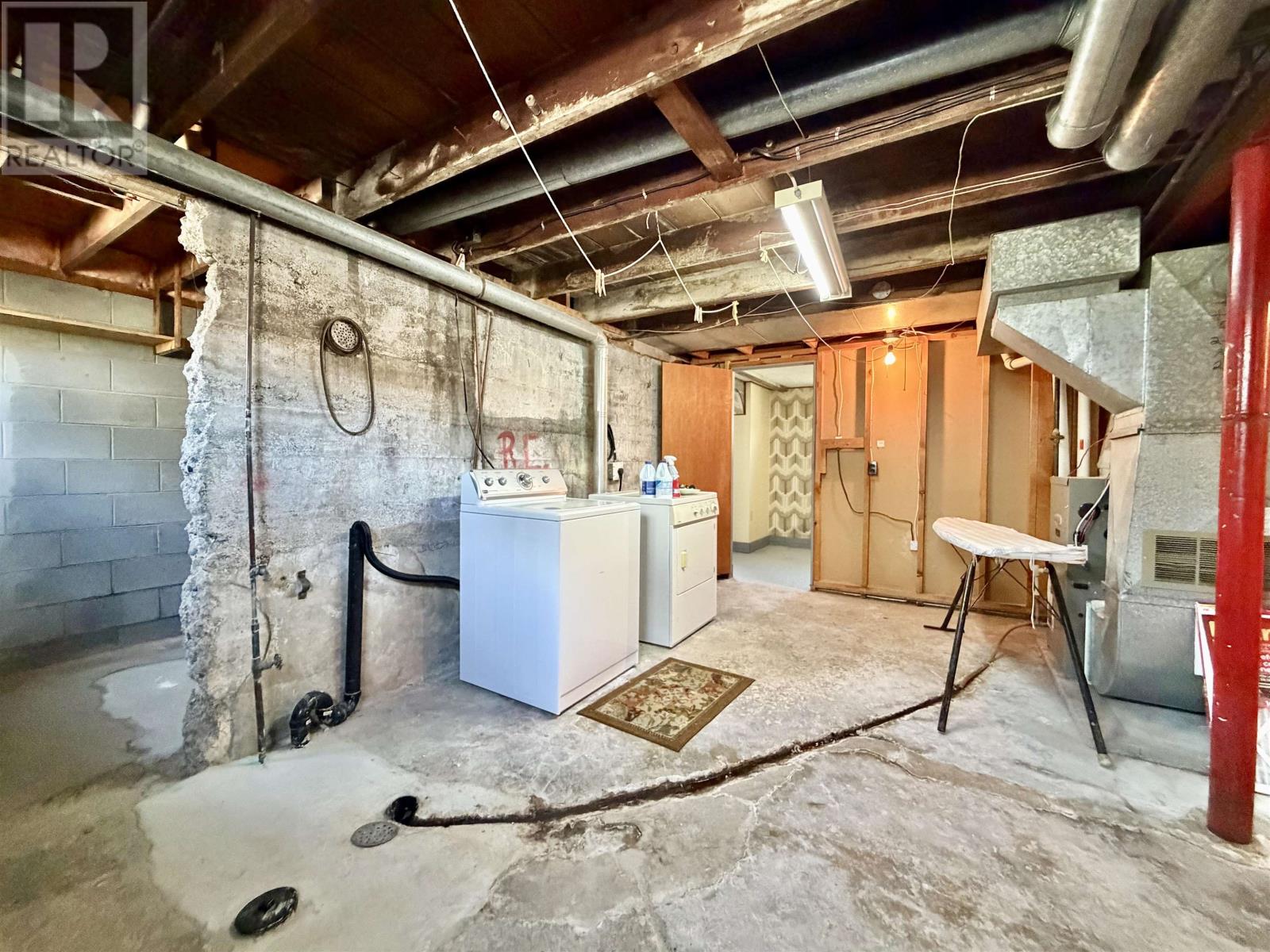 238 Third ST E - 18