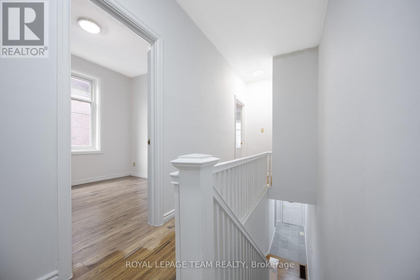 301 SOMERSET STREET E - 23