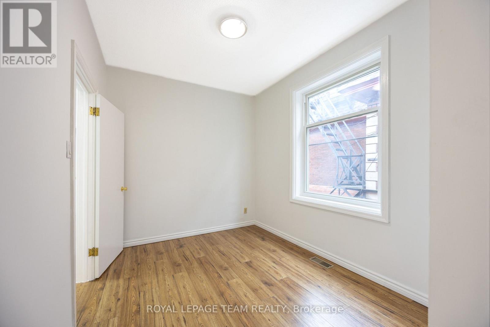 301 SOMERSET STREET E - 33
