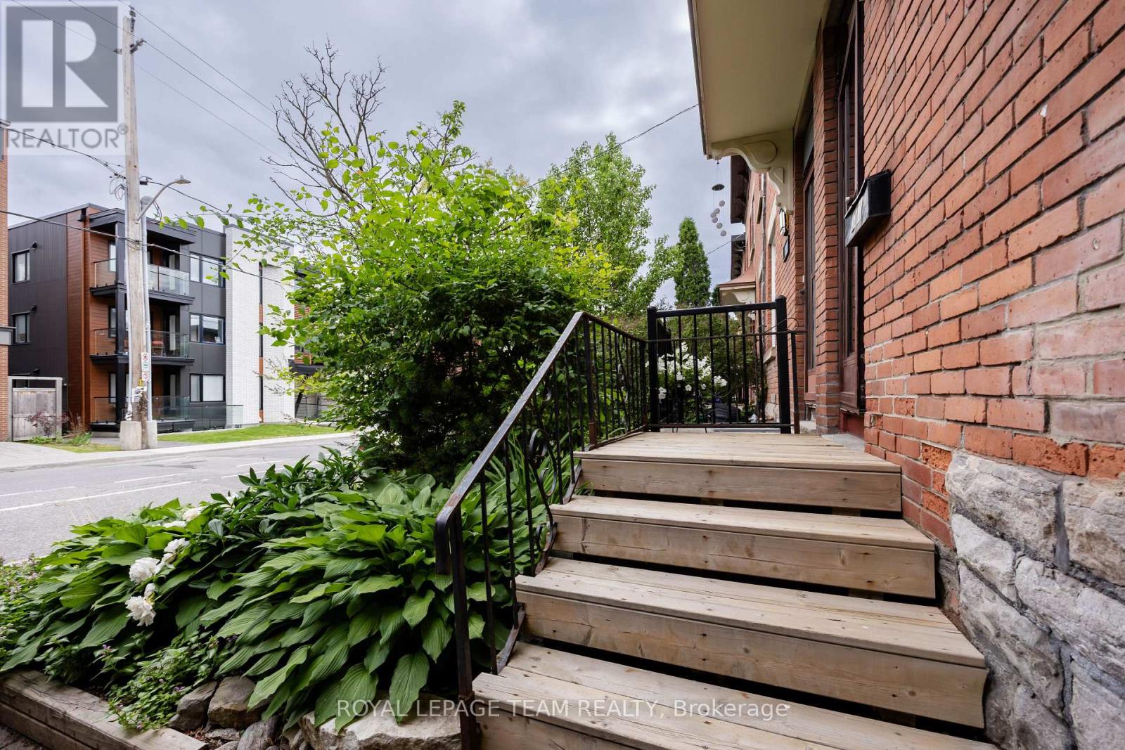 301 SOMERSET STREET E - 4