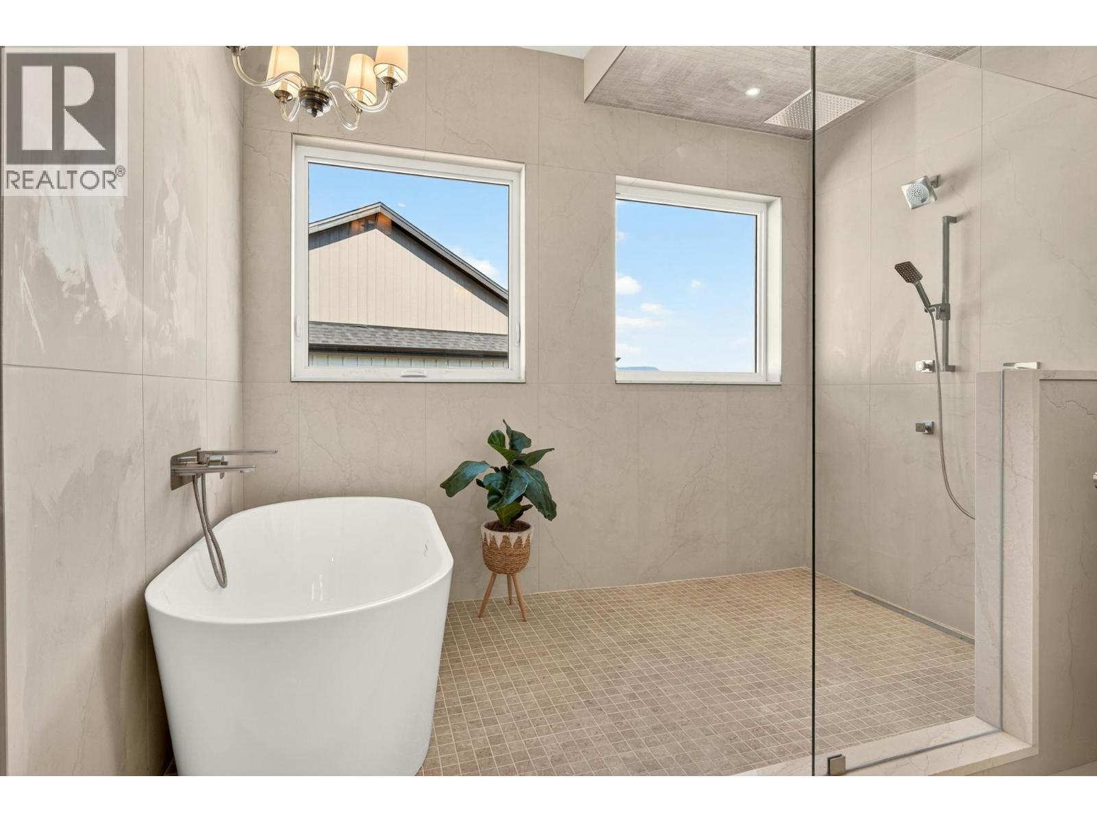 1118 Pearcy Court, Kelowna