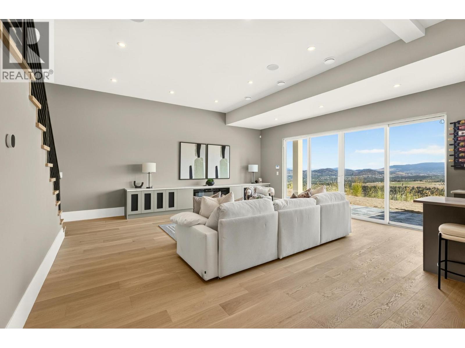 1118 Pearcy Court, Kelowna