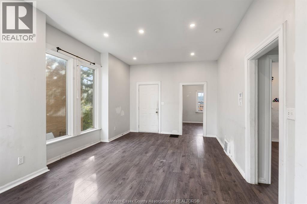 458-460 WAHKETA STREET - 14