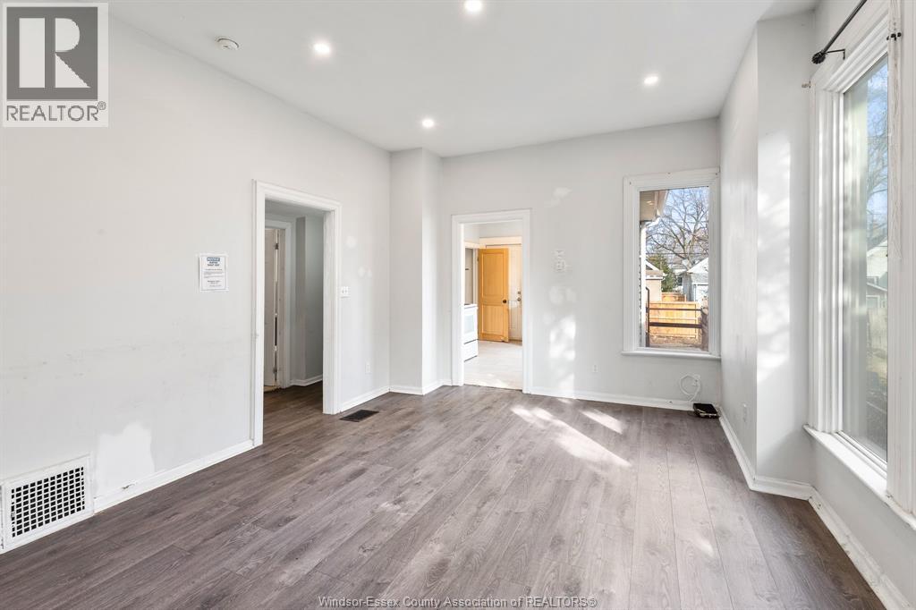 458-460 WAHKETA STREET - 17