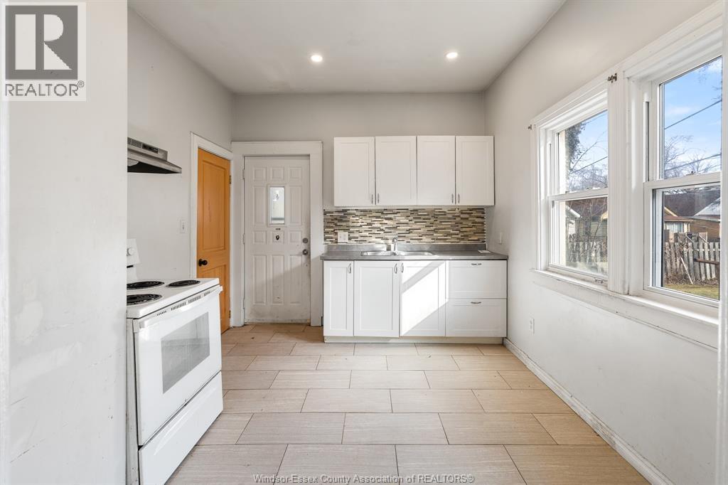 458-460 WAHKETA STREET - 18