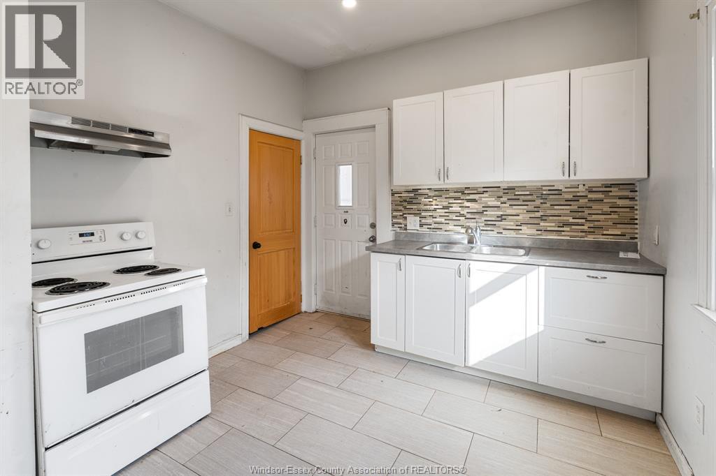 458-460 WAHKETA STREET - 19