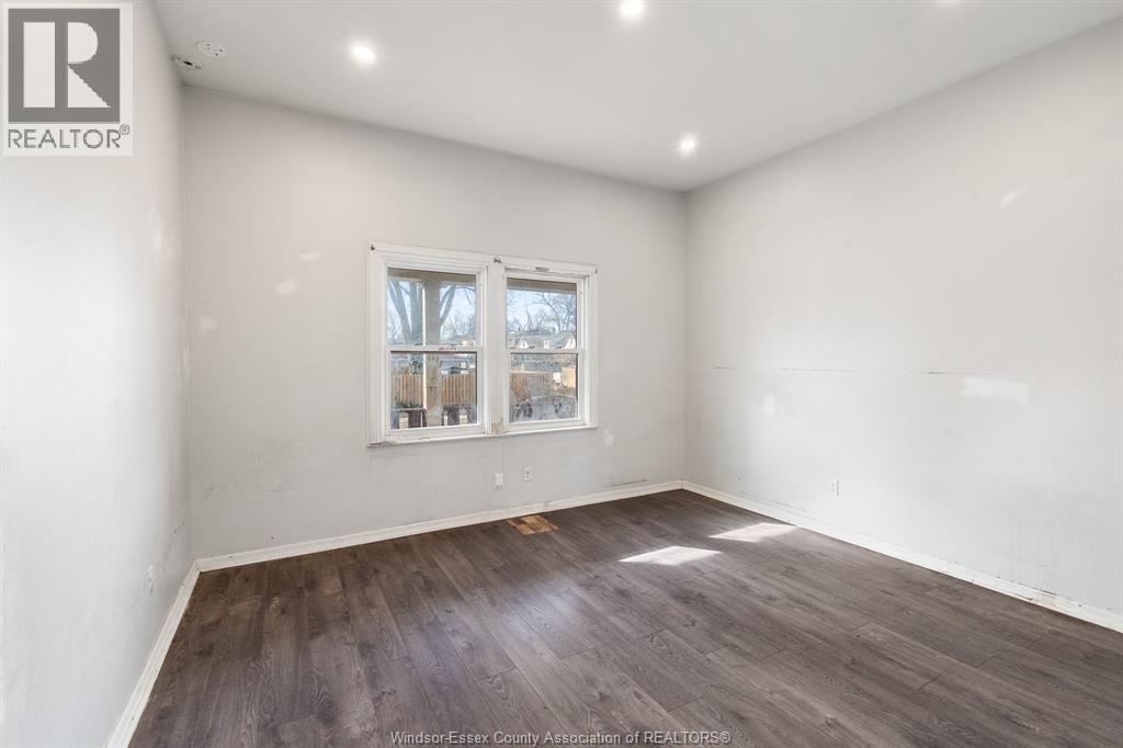 458-460 WAHKETA STREET - 21