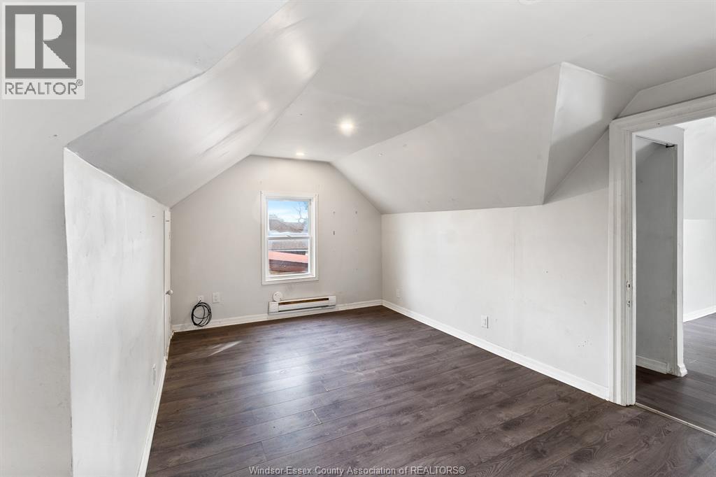 458-460 WAHKETA STREET - 34