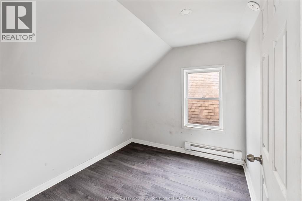 458-460 WAHKETA STREET - 38