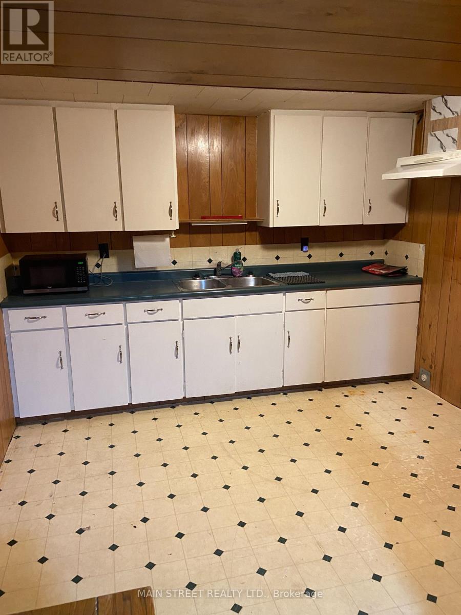 329 JAMES STREET E - 5