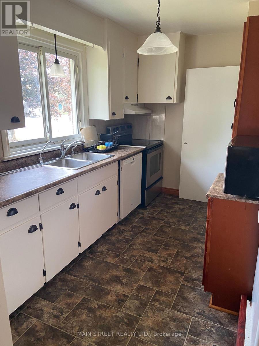 329 JAMES STREET E - 6