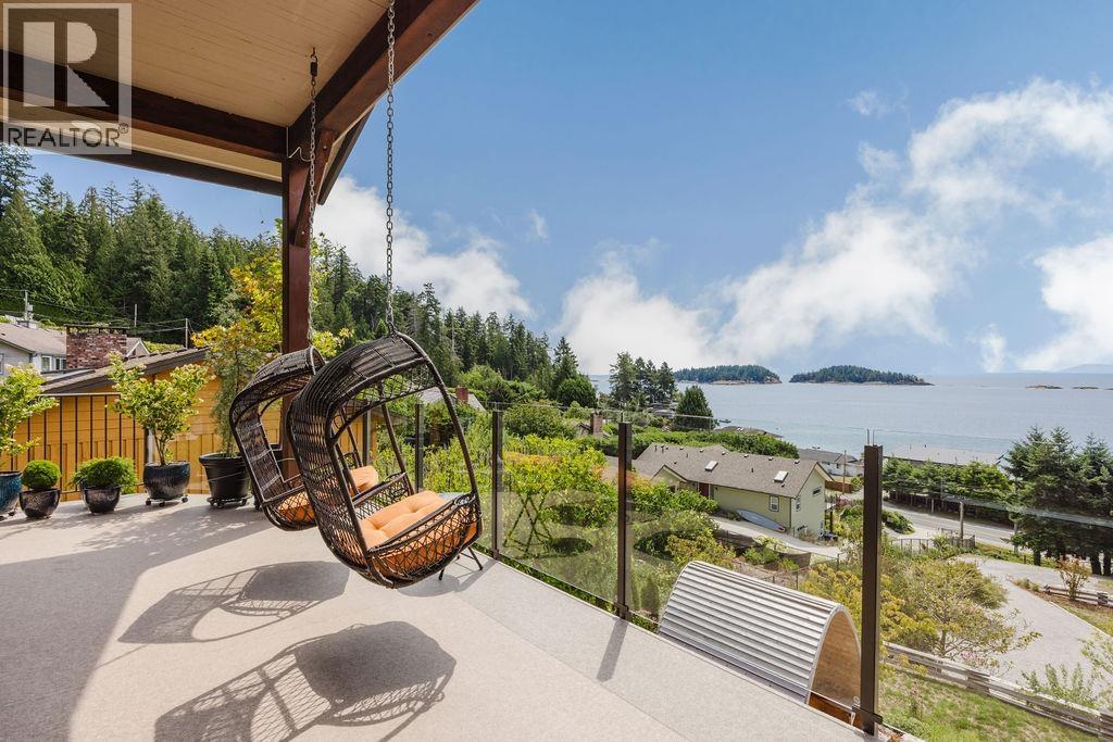 6889 ISLAND VIEW ROAD, Sechelt